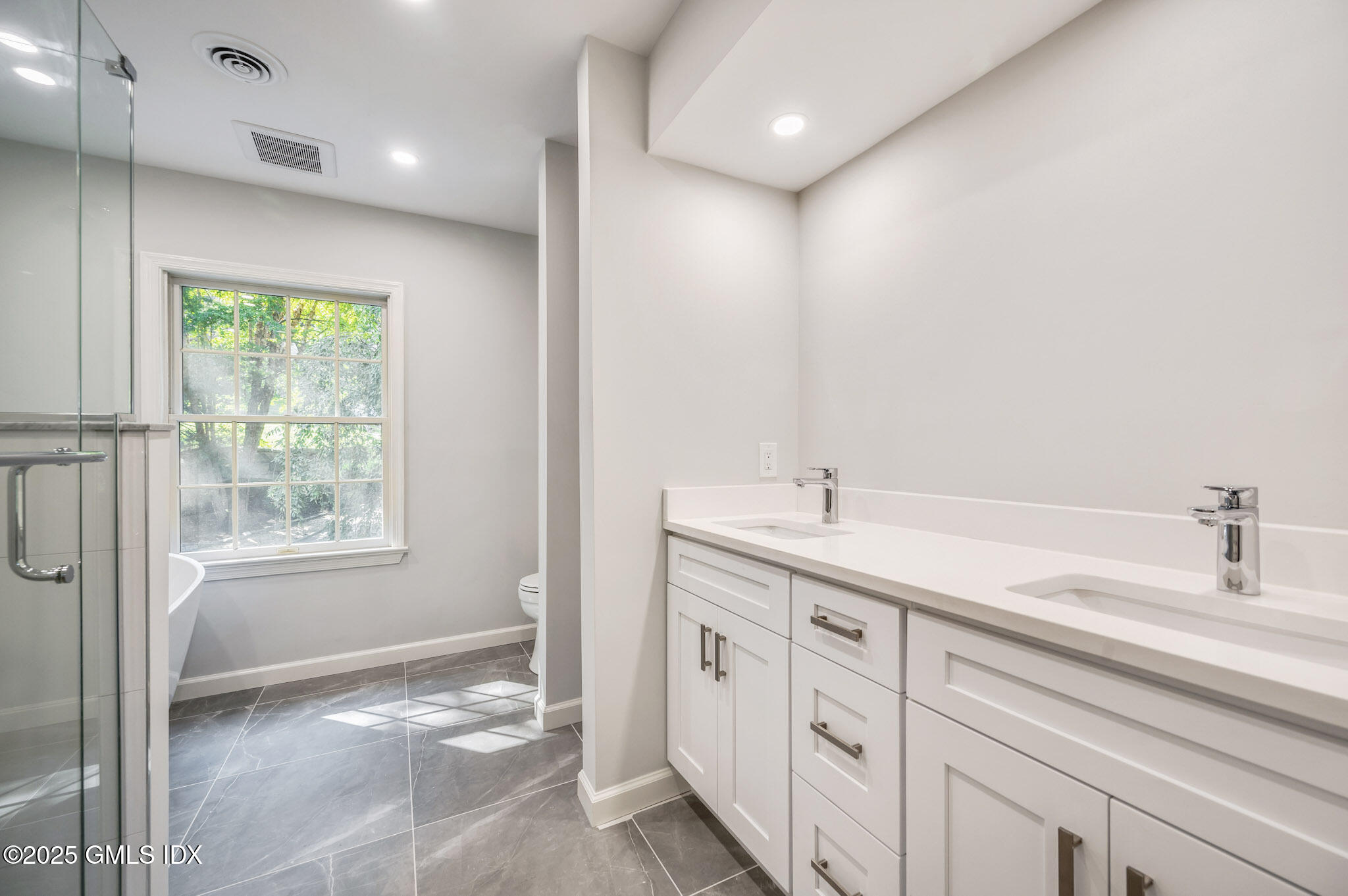 12 Hickory Drive, B