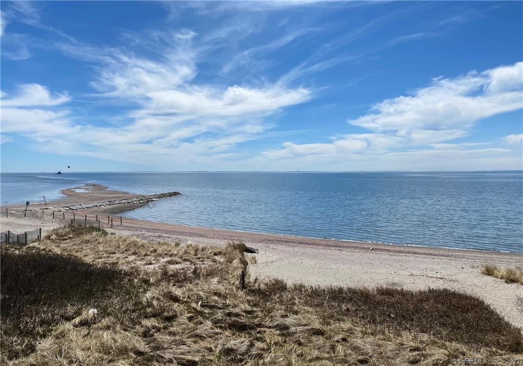 825 Fairfield Beach Road Fall/Winter/Spring