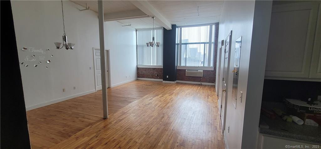 390 Charles Street 305