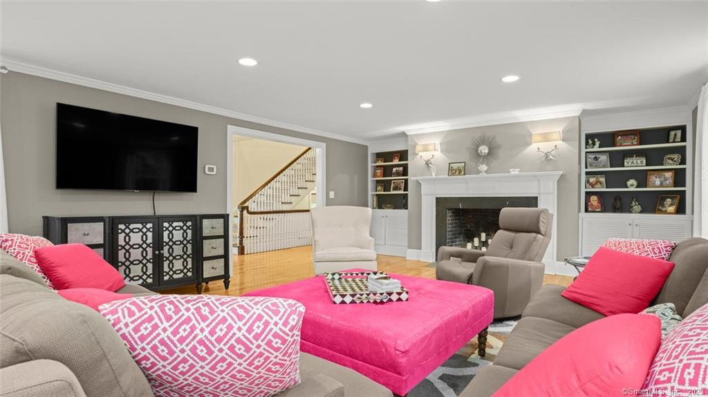 5536 Main Street 5536