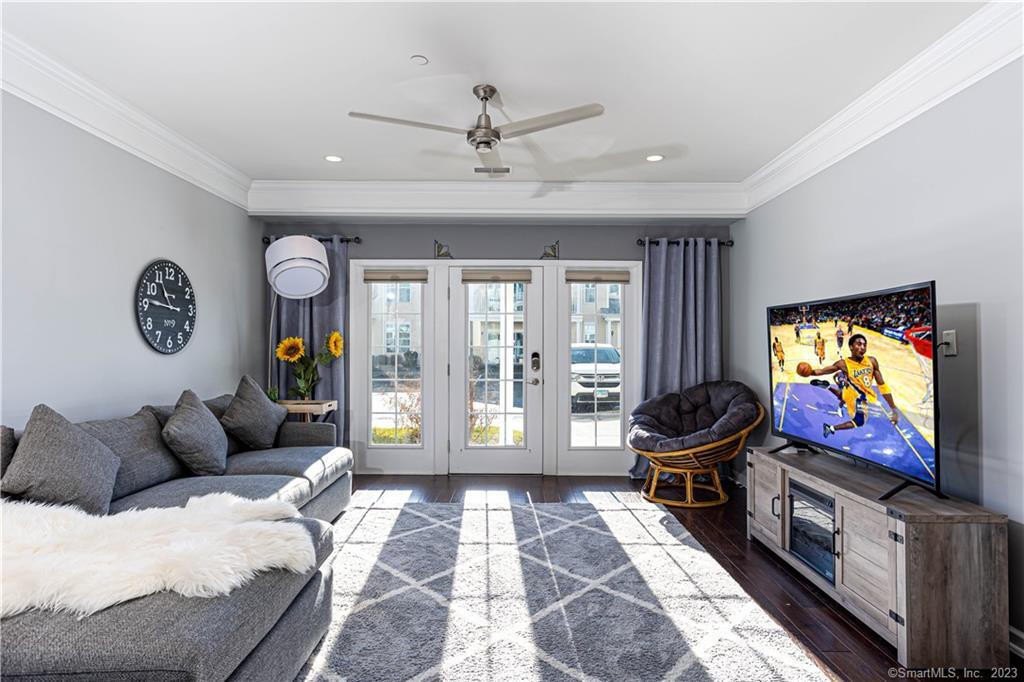 402 Center Meadow Lane 402