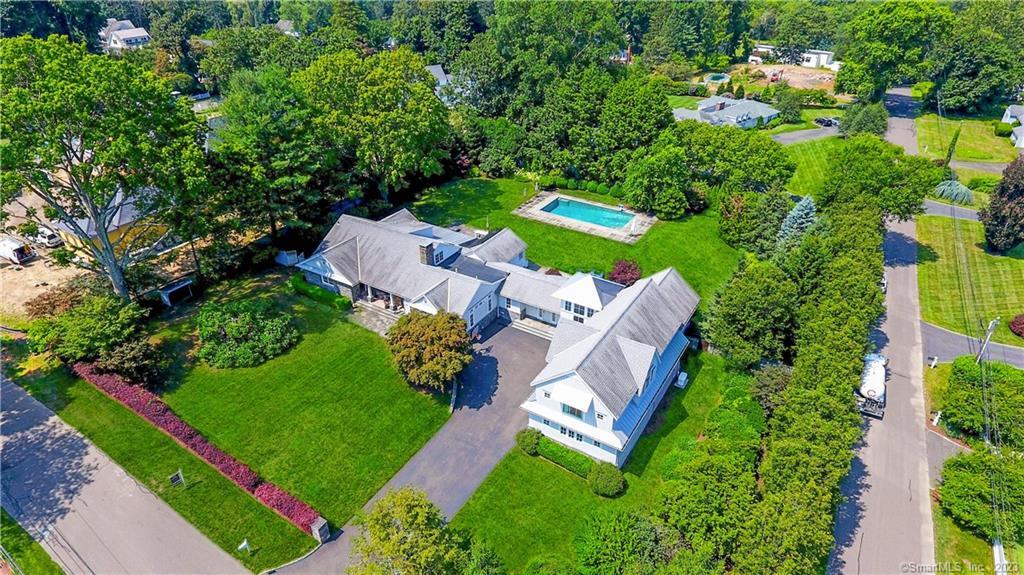 33 Mayflower Parkway