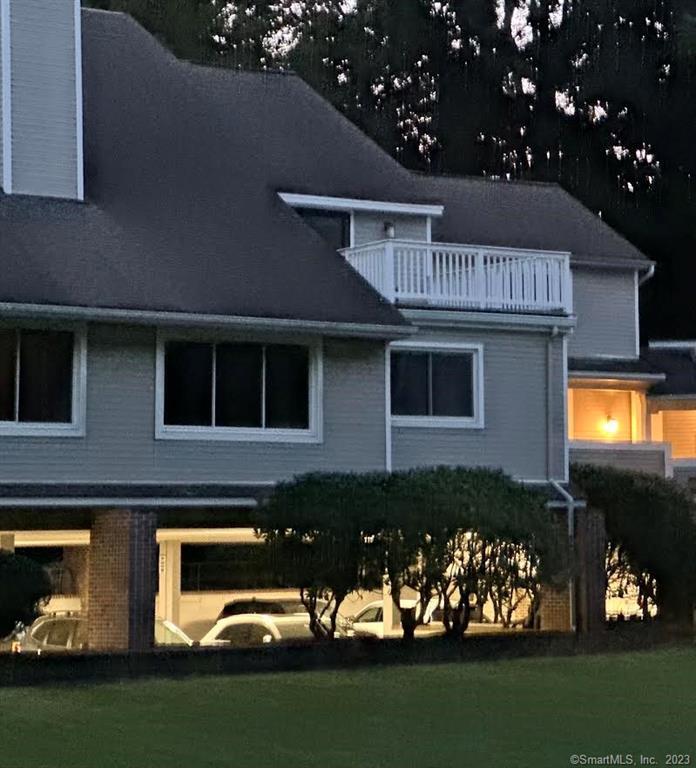 301 Post Road East 10