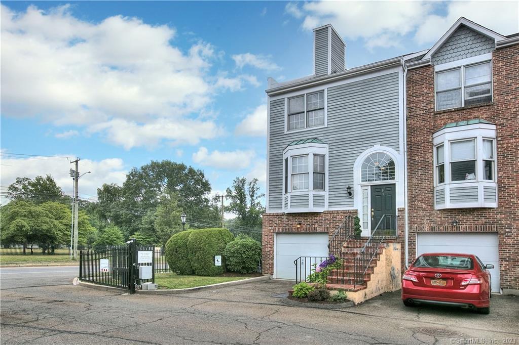 2612 North Avenue F1