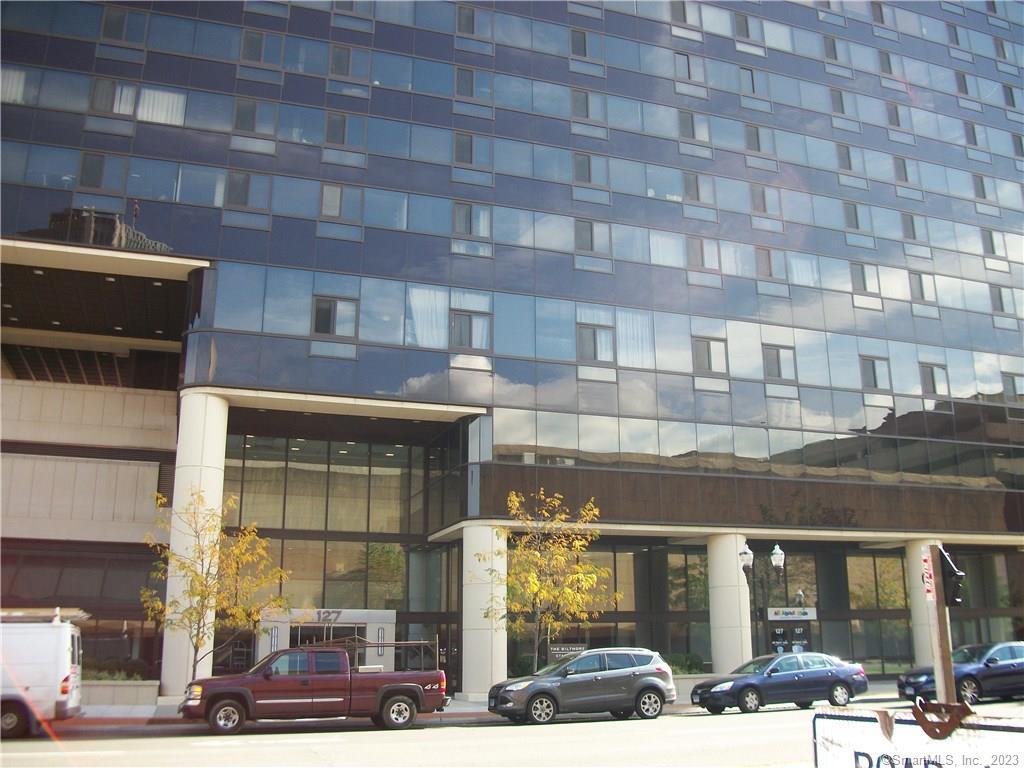 127 Greyrock Place 907