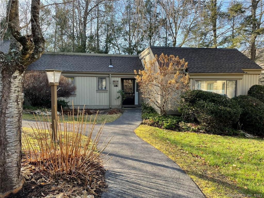 601 Heritage Village B