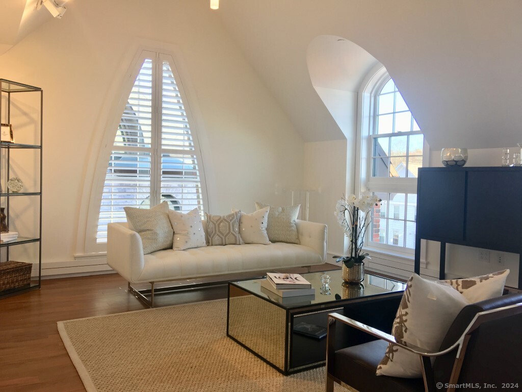 5 Church Lane 201 / The Jesup
