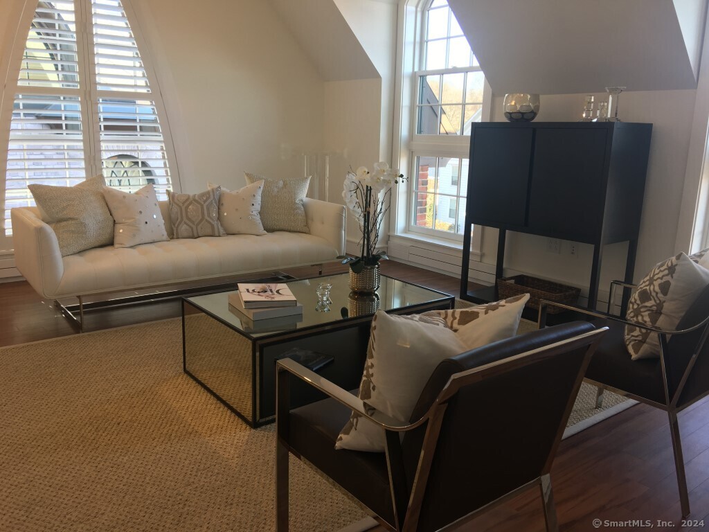 5 Church Lane 201 / The Jesup