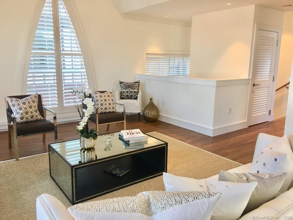 5 Church Lane 201 / The Jesup