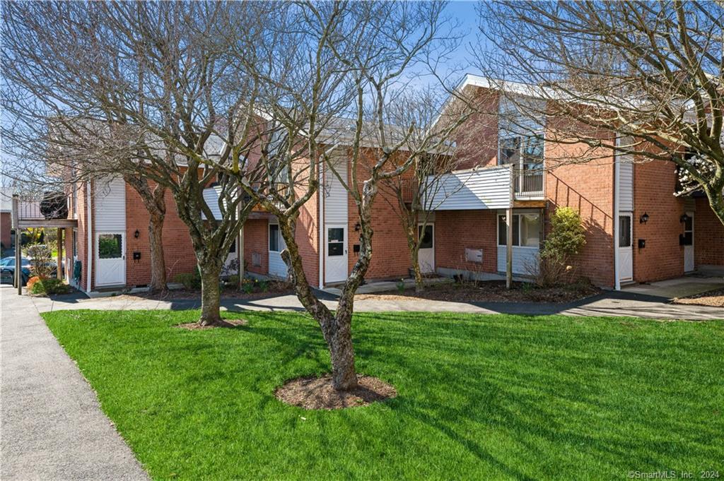 208 Flax Hill Road 23