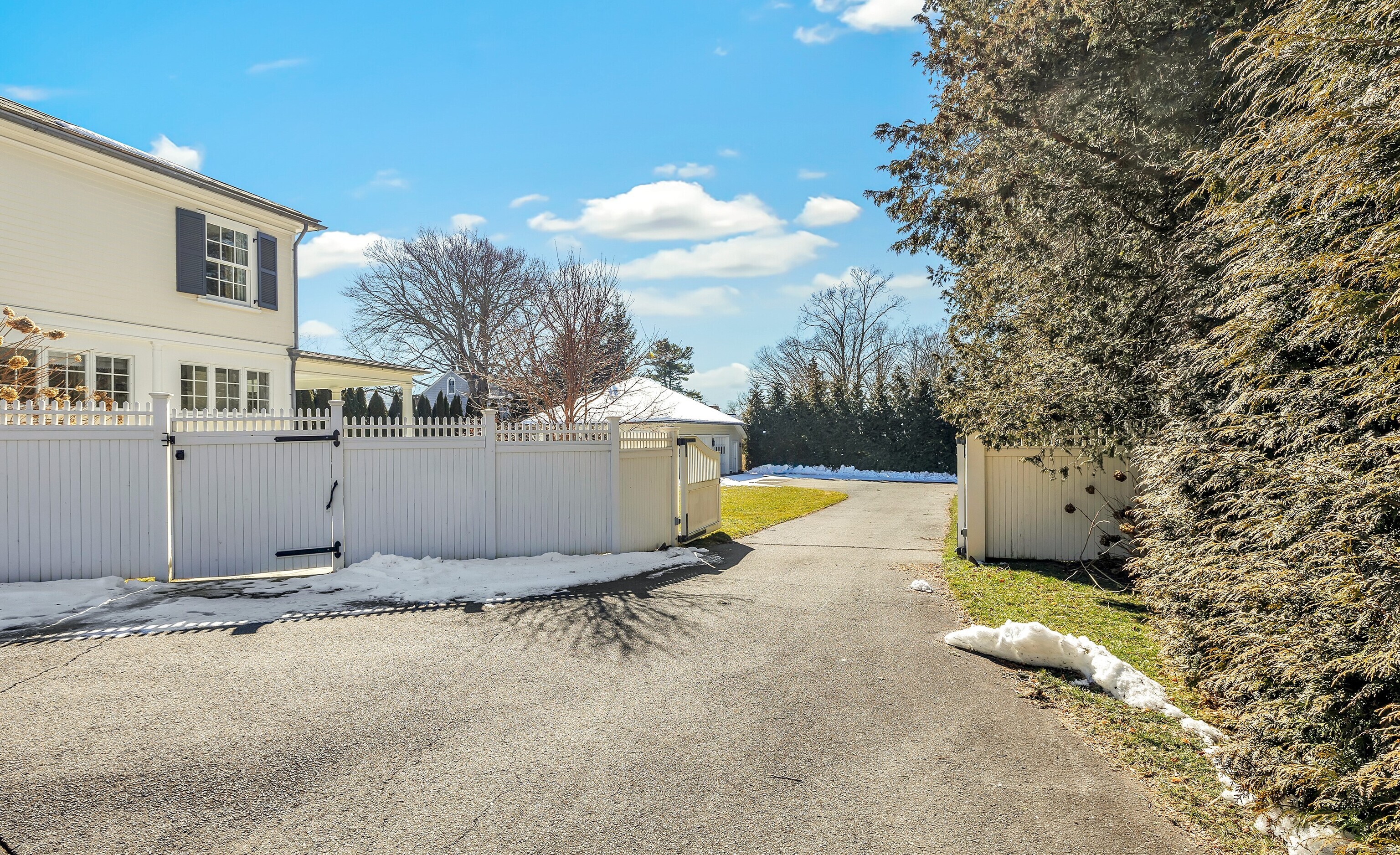 931 Old Post Road