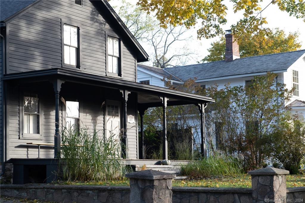 213 Compo Road South