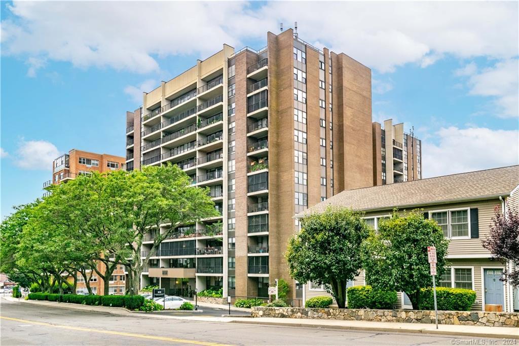 44 Strawberry Hill Avenue 5M