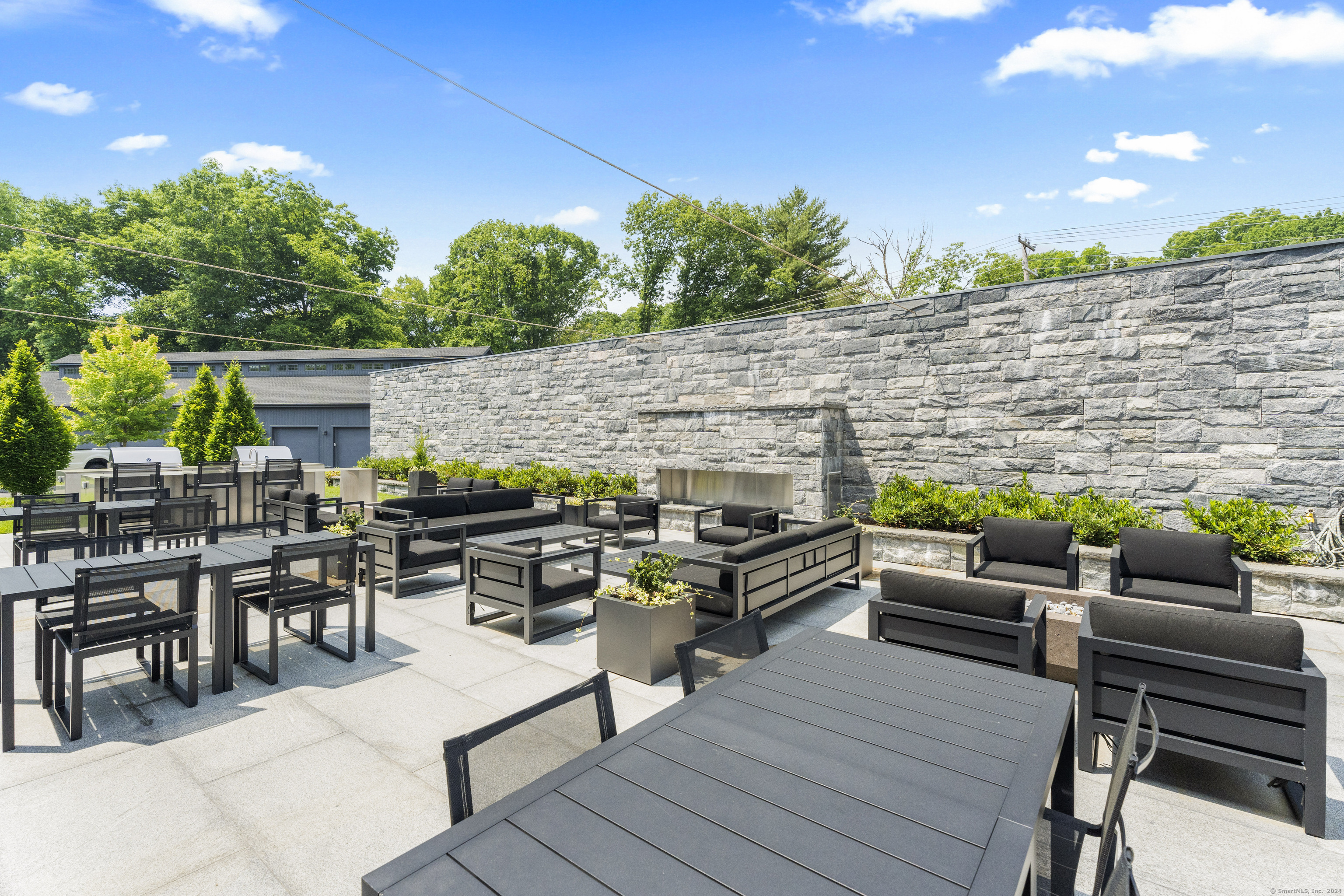 41 Richmondville Avenue 210