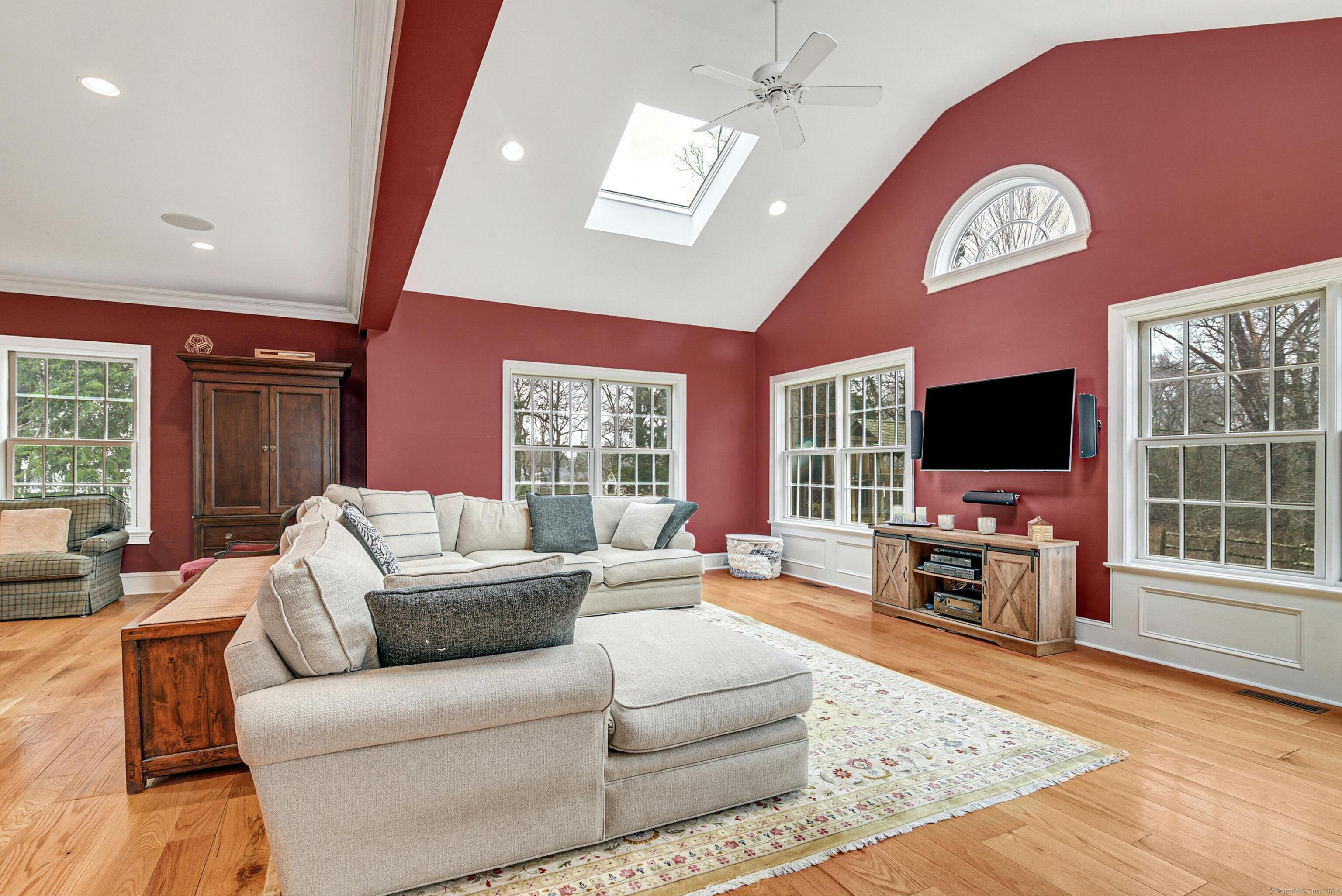 129 West Meadow Road
