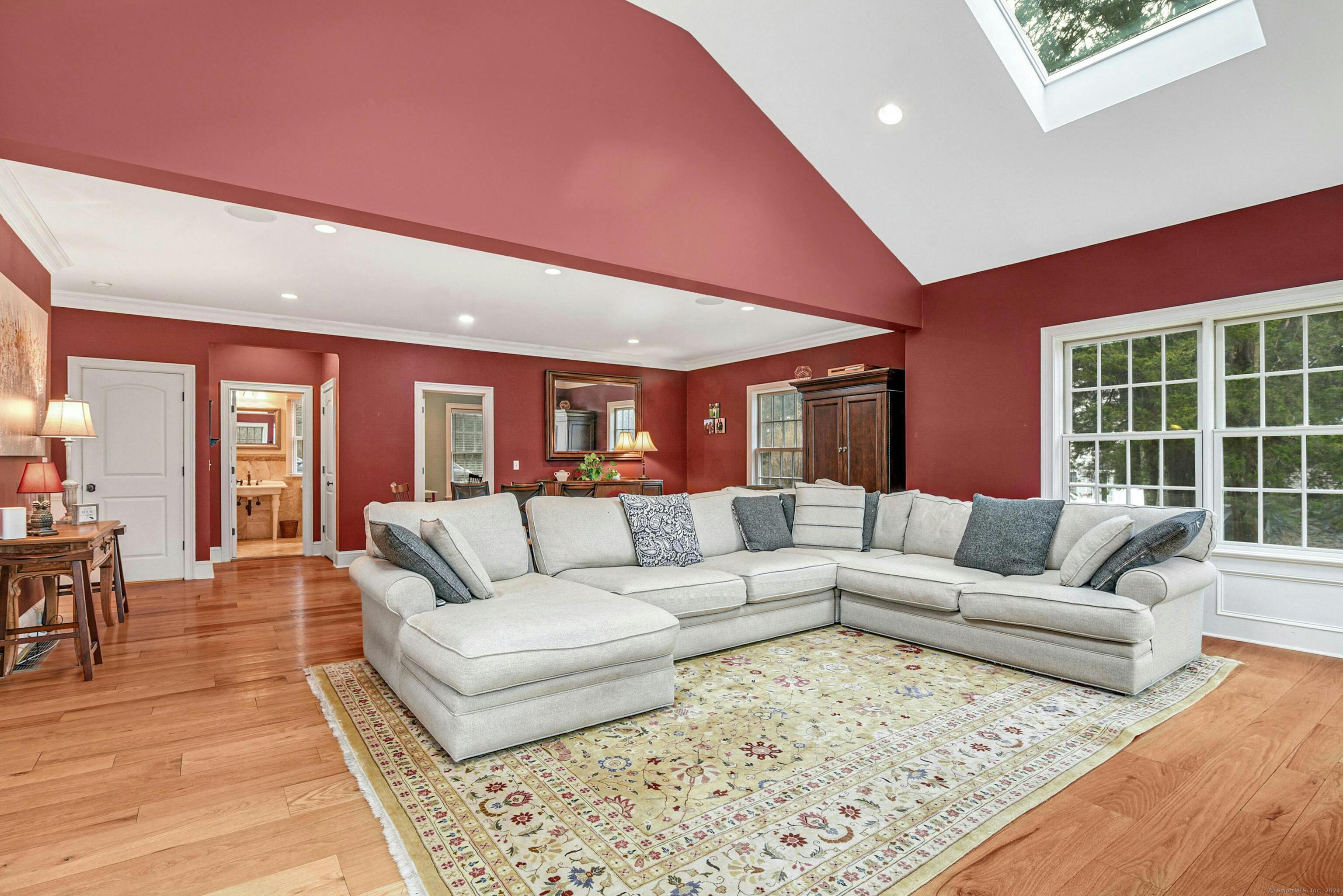 129 West Meadow Road