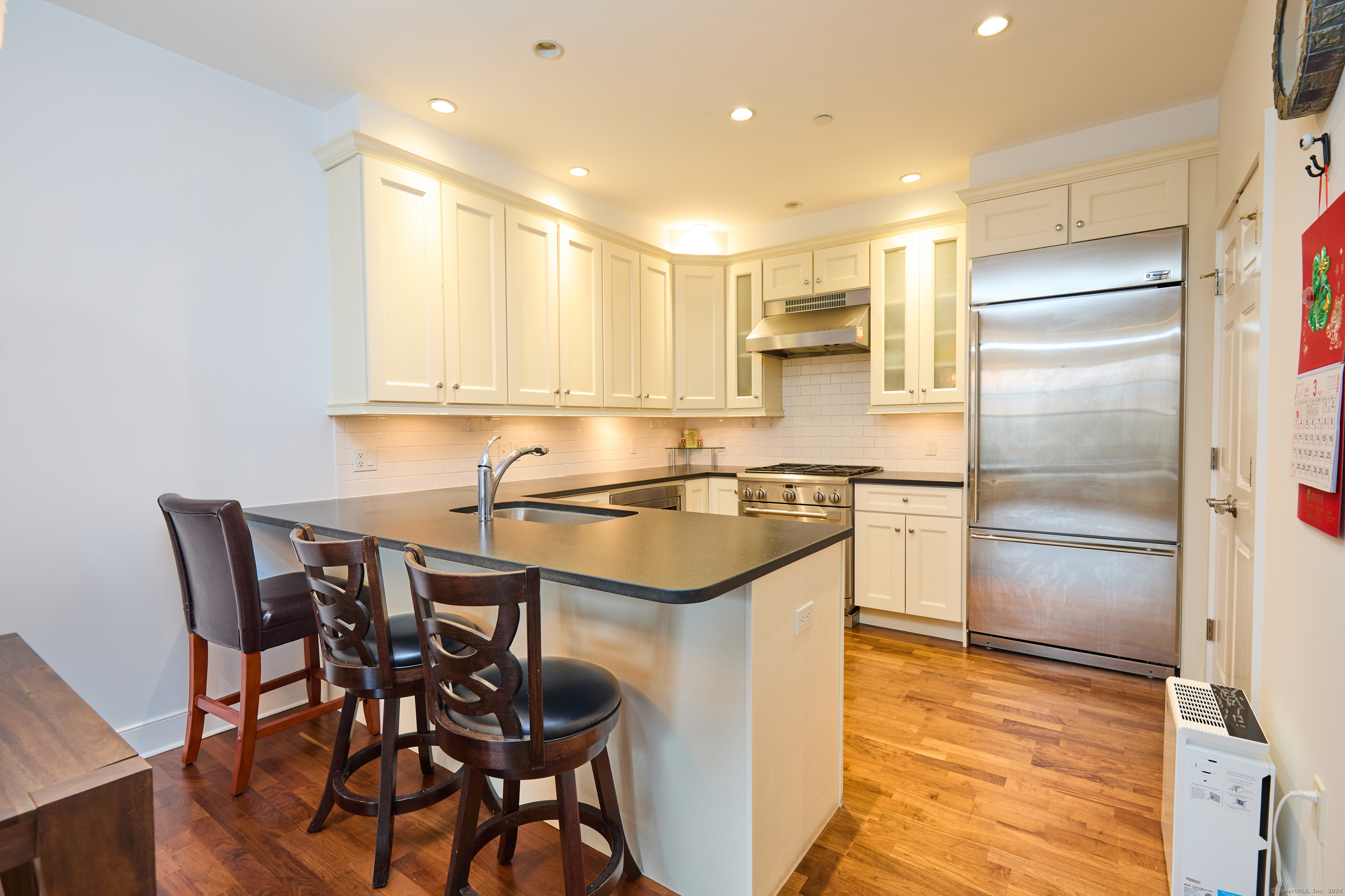 77 Havemeyer Lane 415