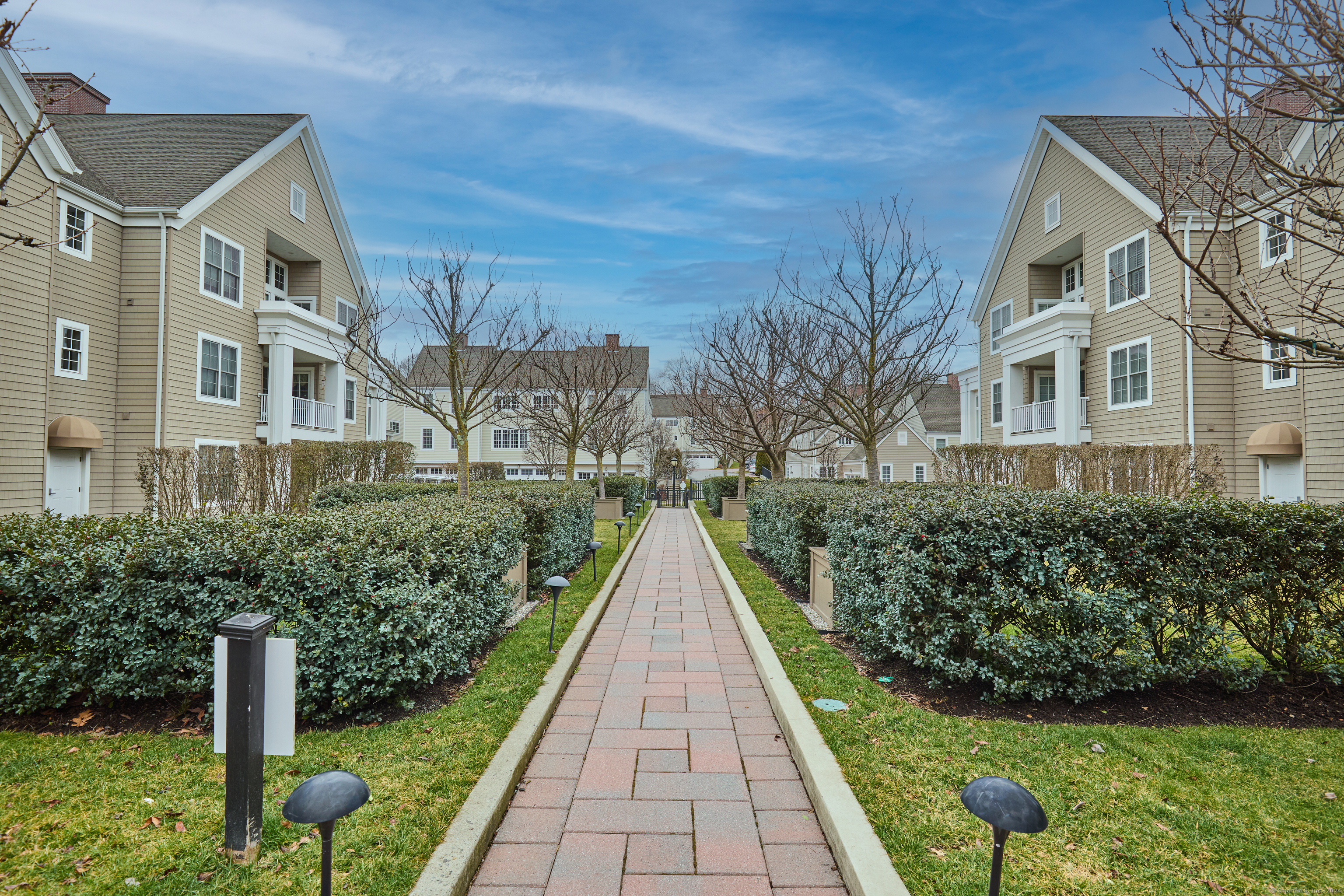 77 Havemeyer Lane 415