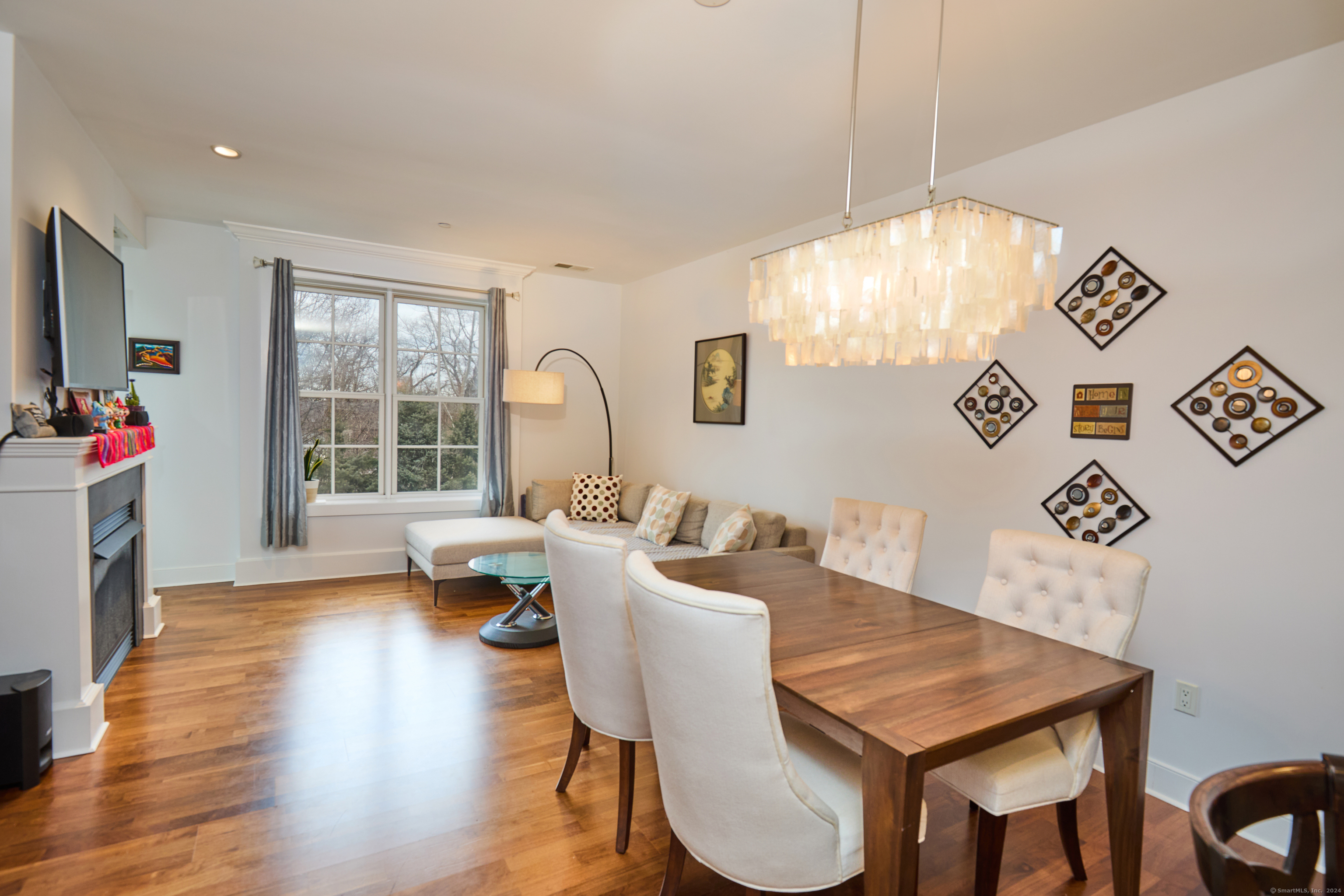 77 Havemeyer Lane 415