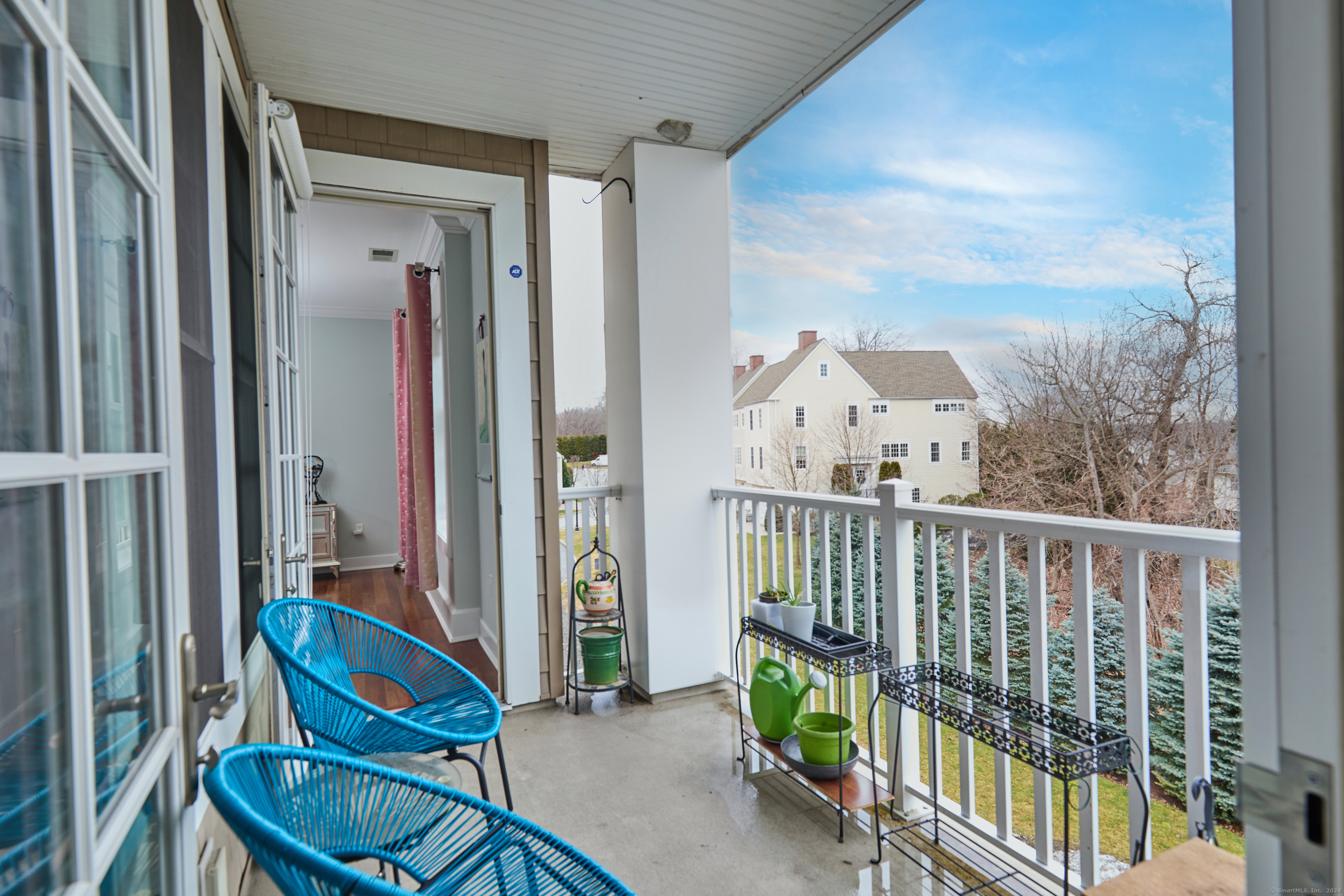 77 Havemeyer Lane 415