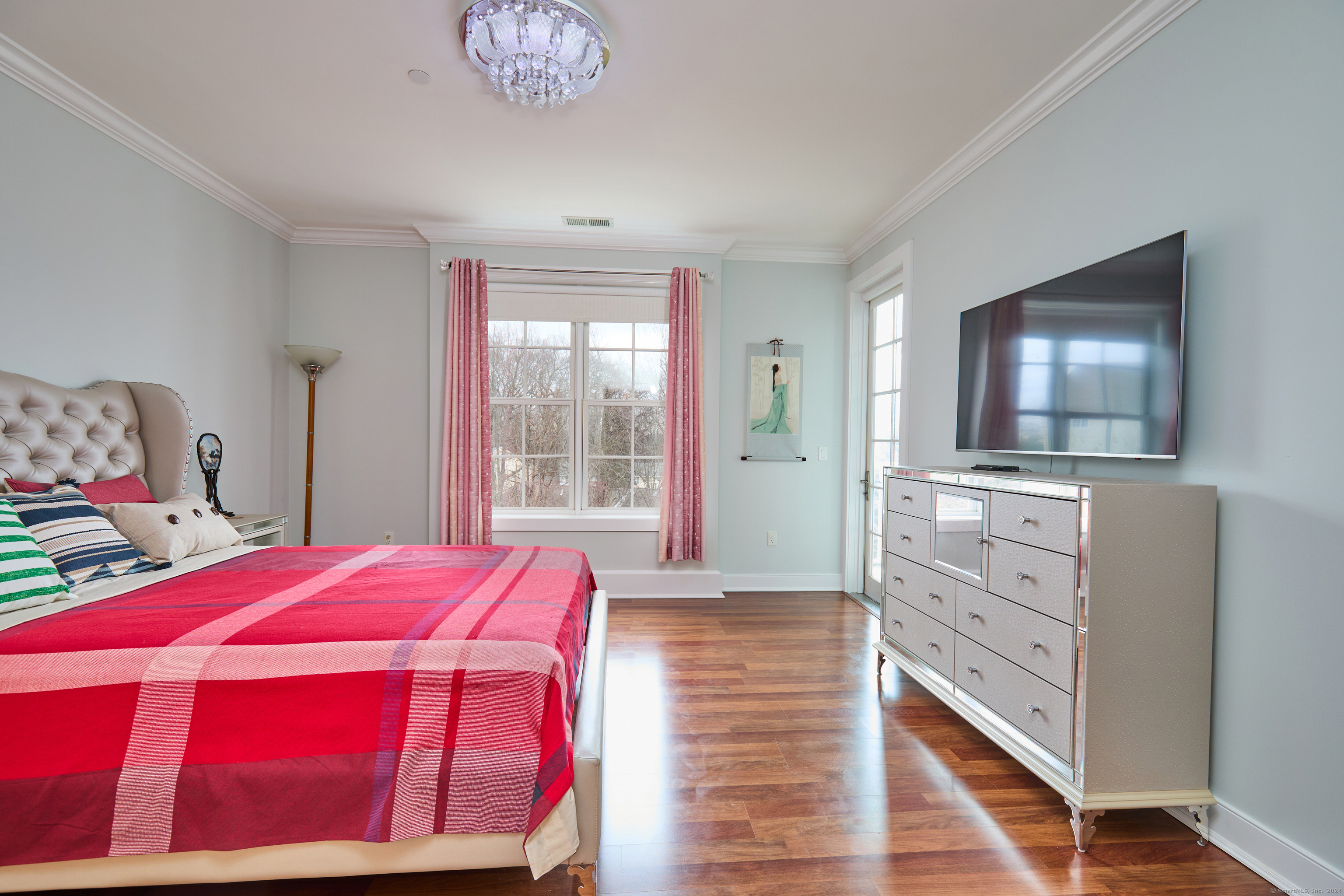 77 Havemeyer Lane 415
