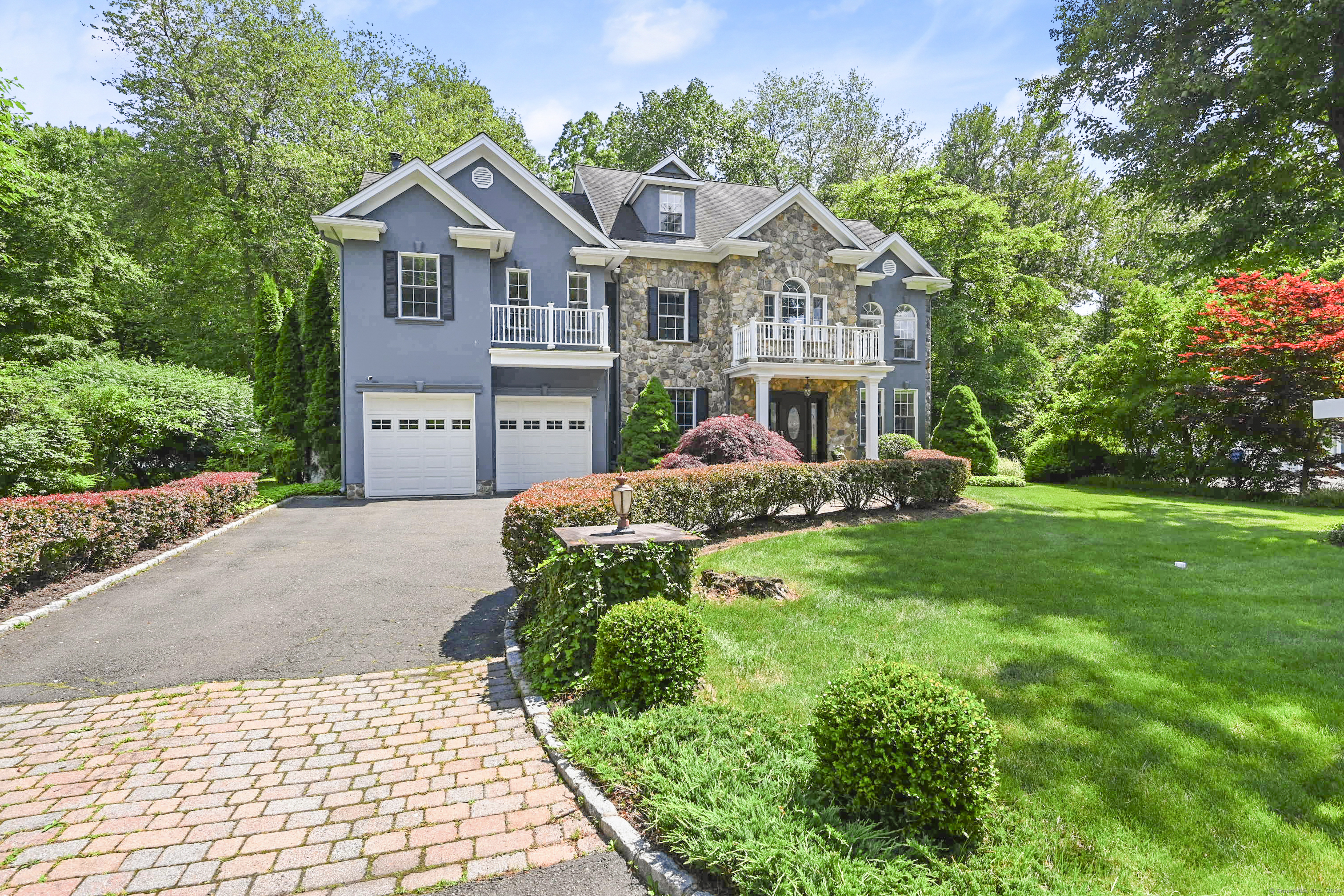 41 Deerwood Manor
