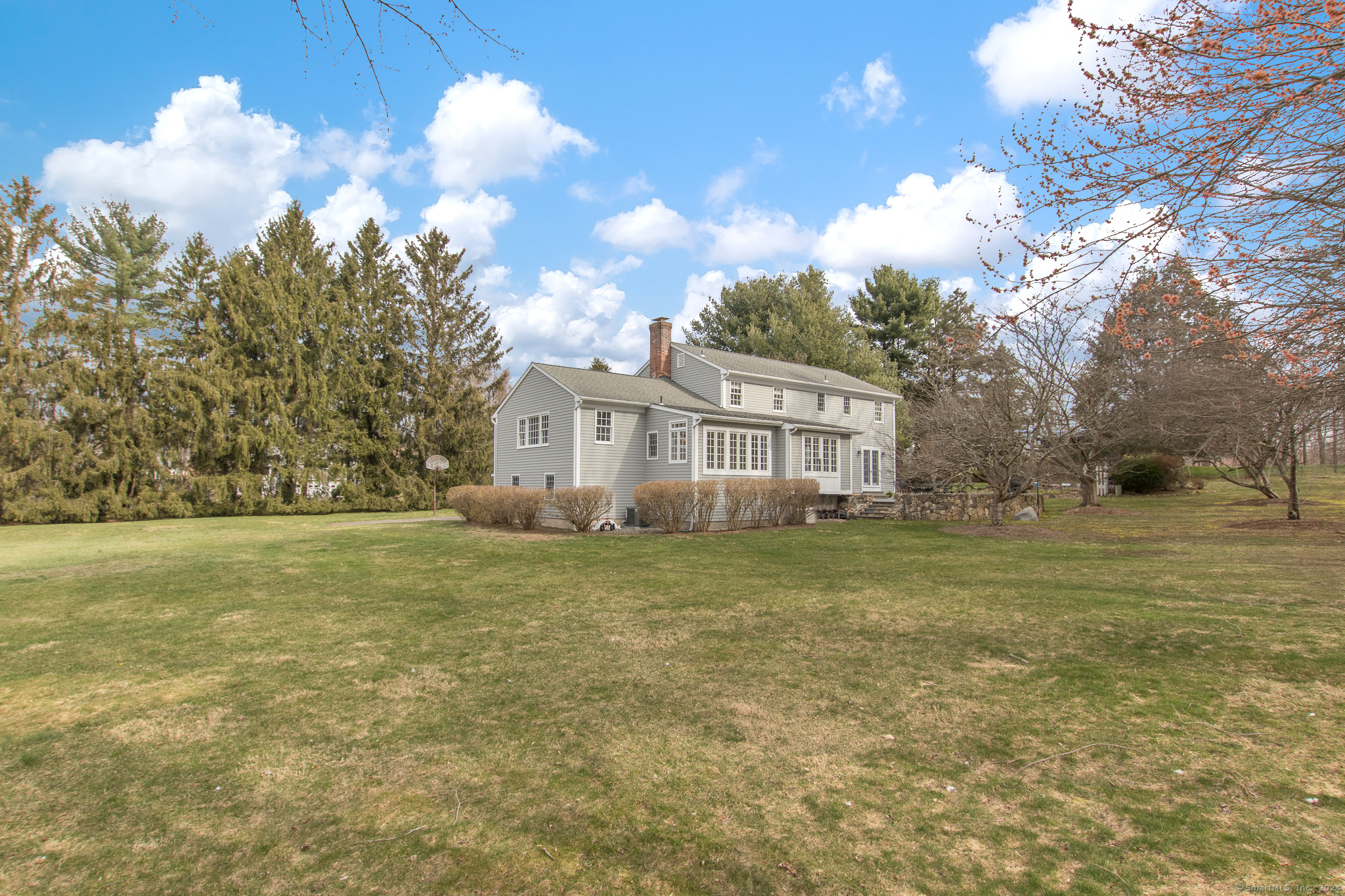 15 Old Boston Road
