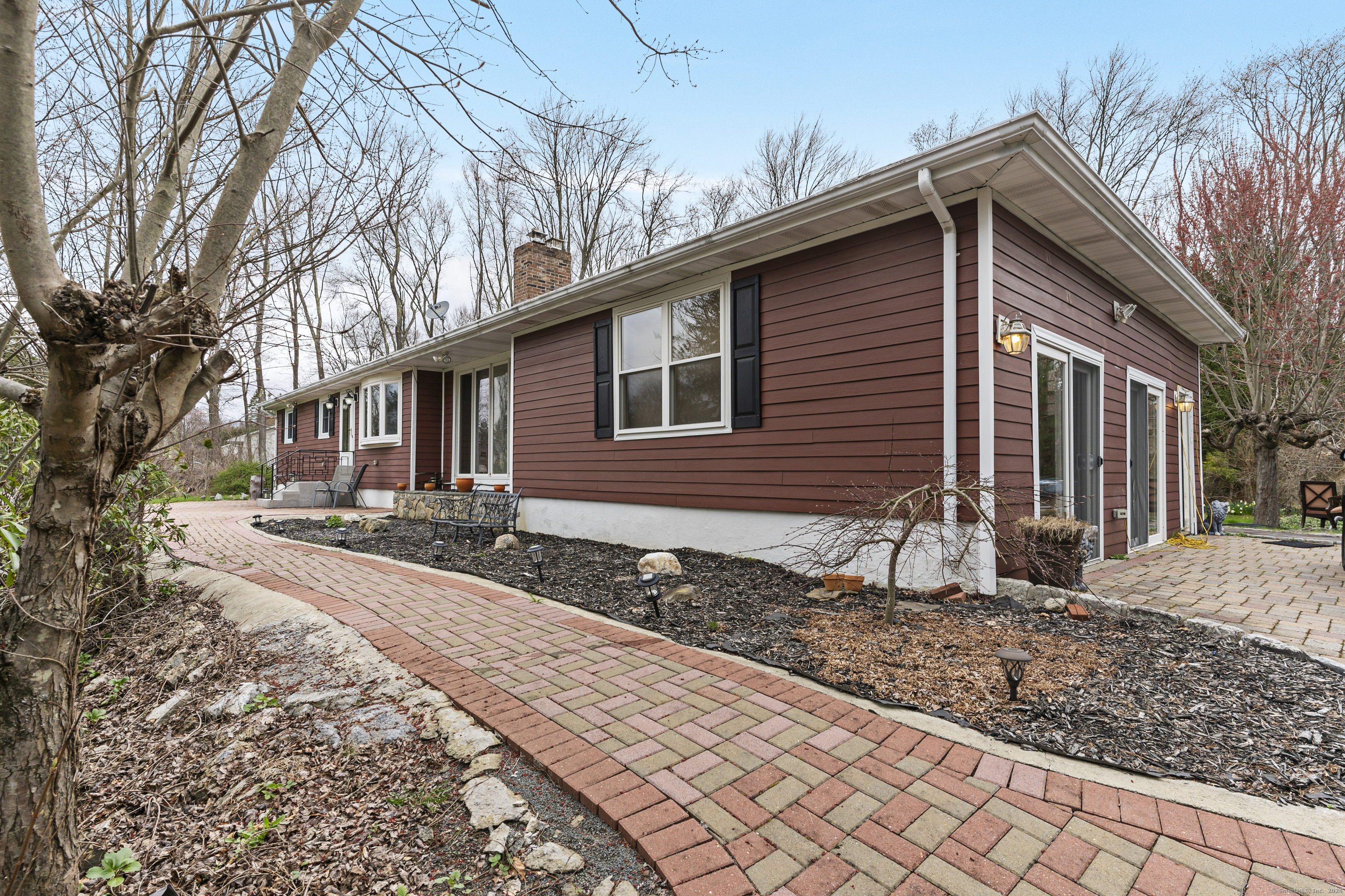 2 Fieldstone Drive