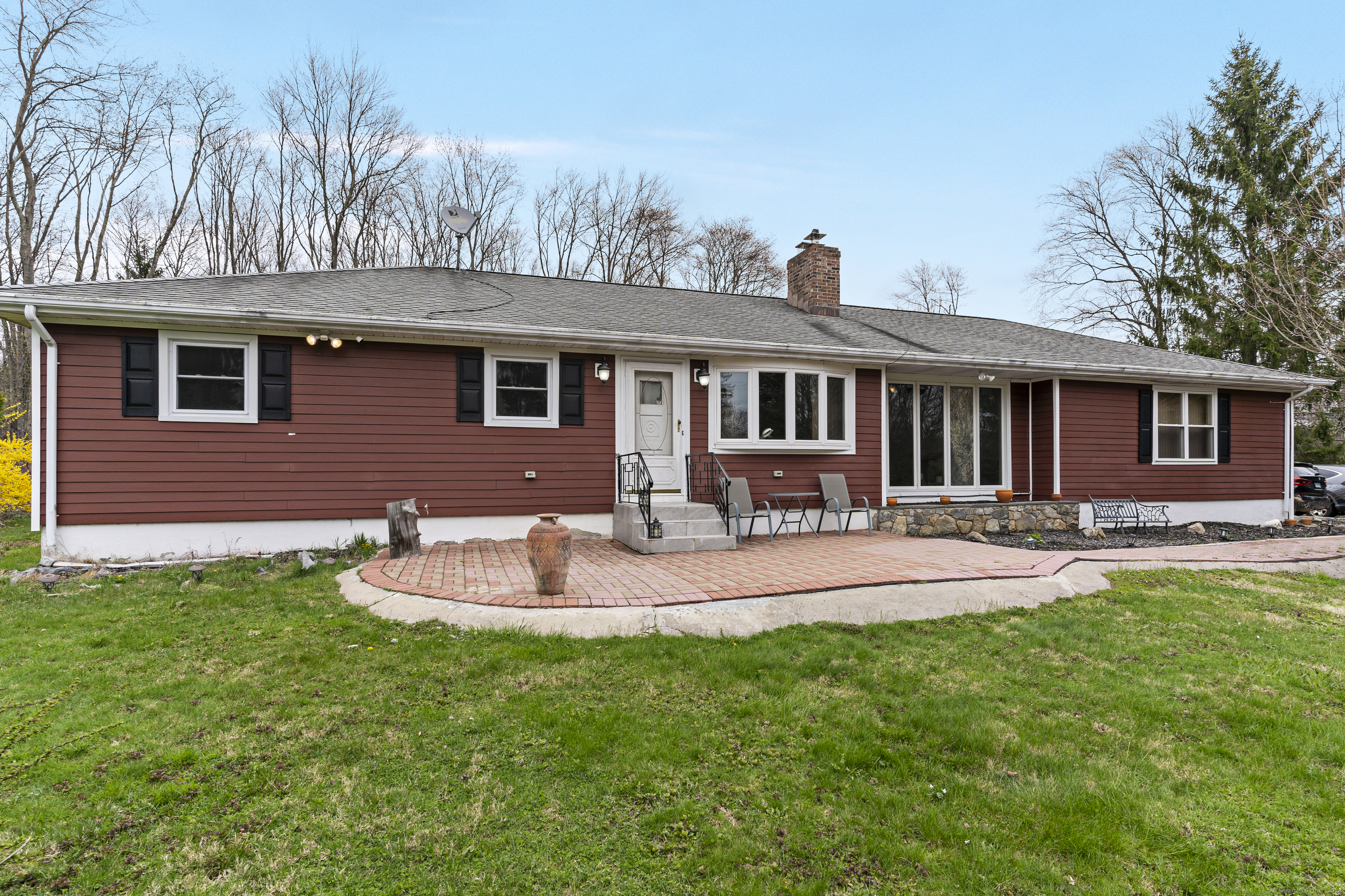2 Fieldstone Drive