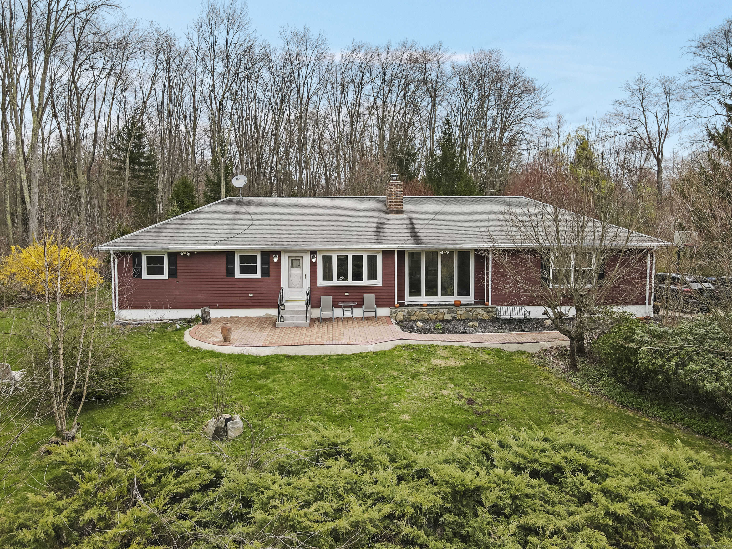 2 Fieldstone Drive
