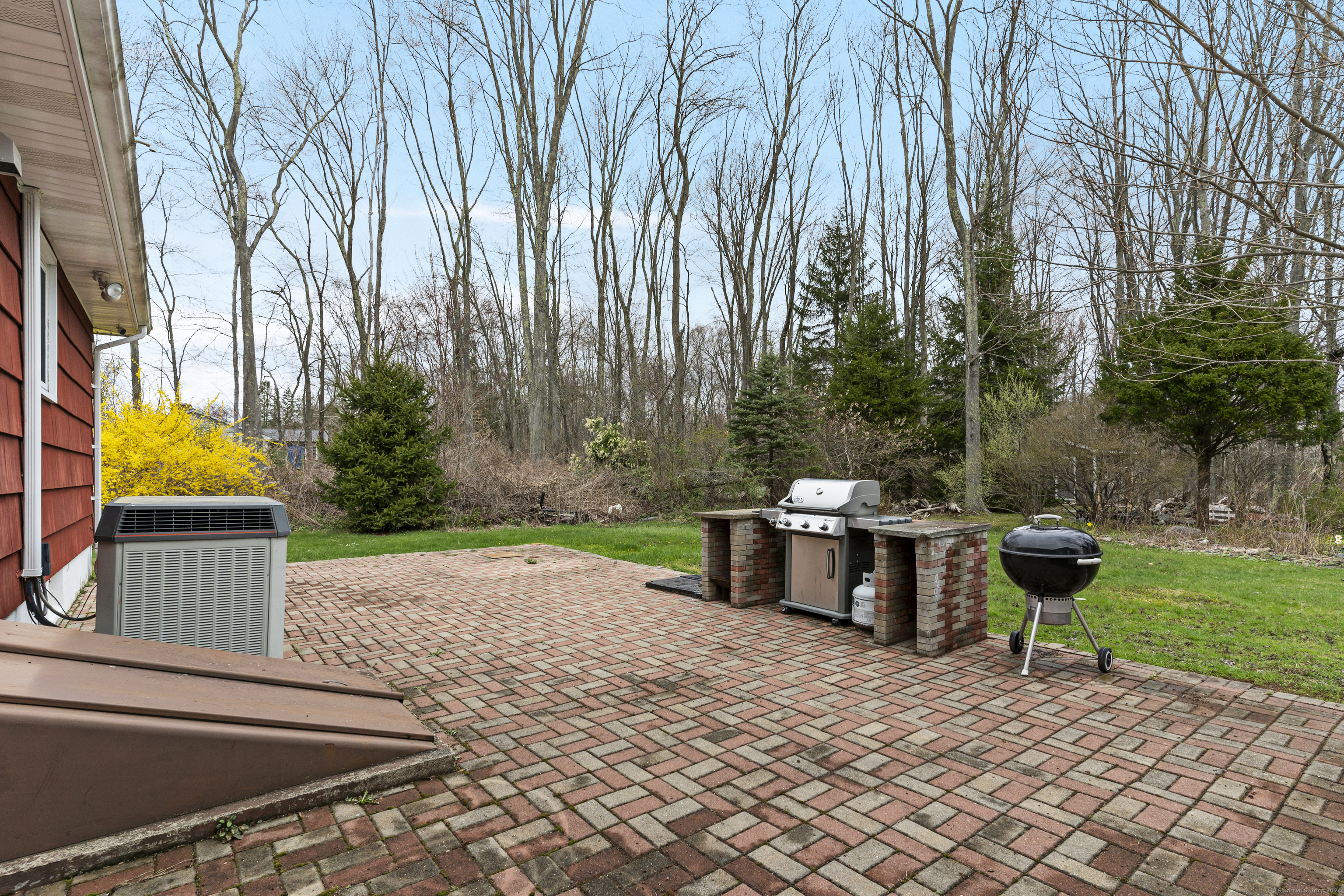 2 Fieldstone Drive