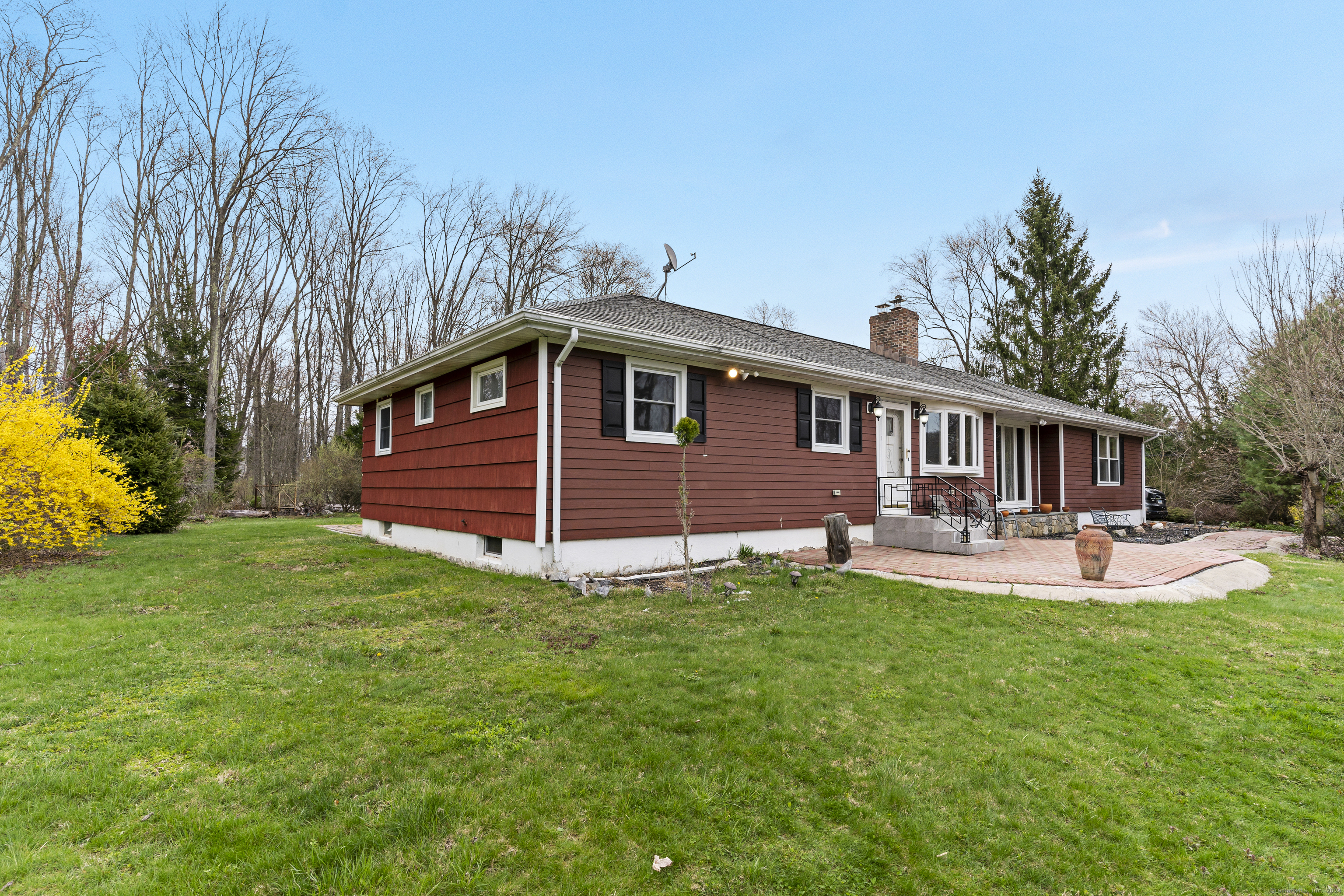 2 Fieldstone Drive