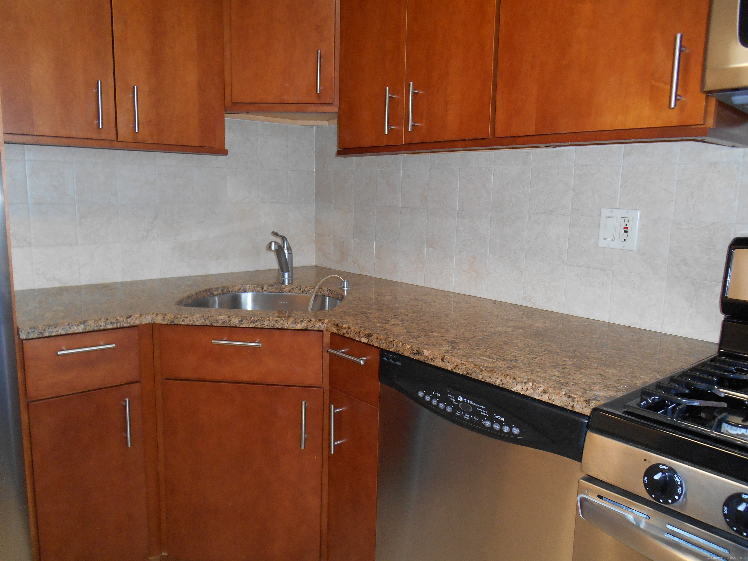 91 Strawberry Hill Avenue 939