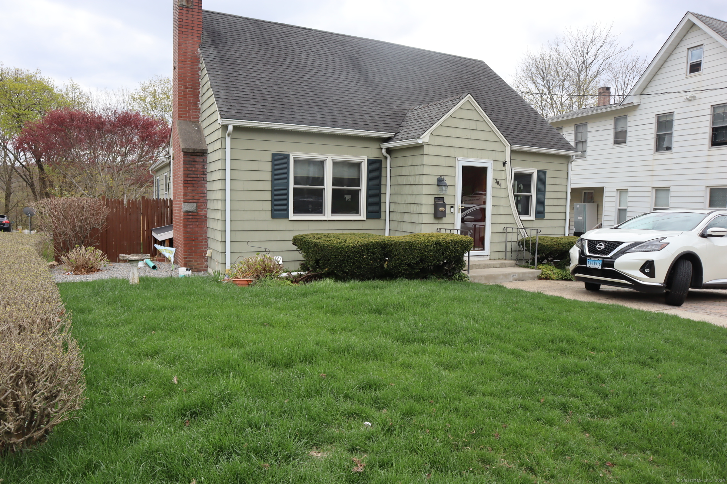 304 Hawthorne Avenue