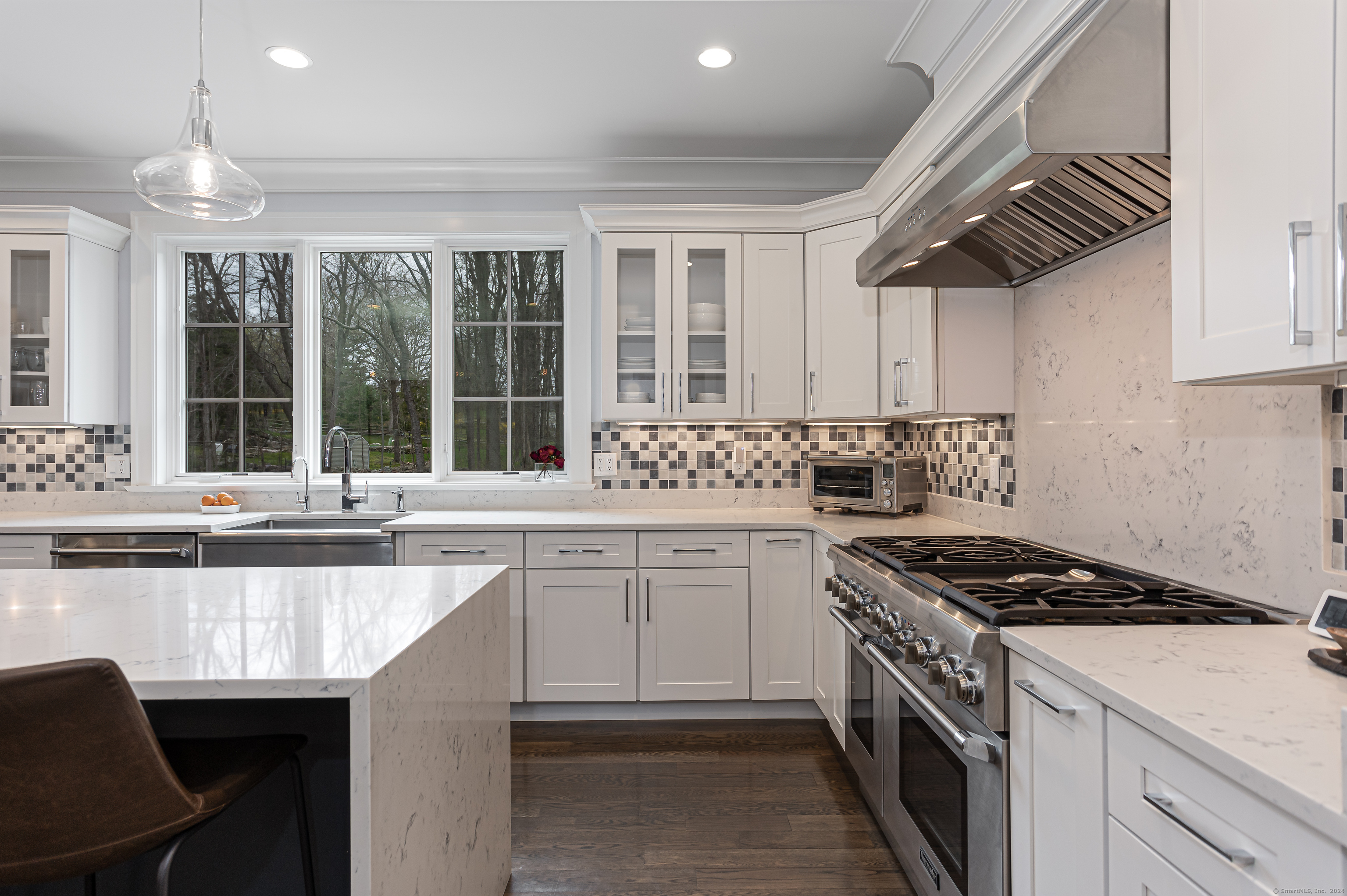 28 Quaker Ridge Road