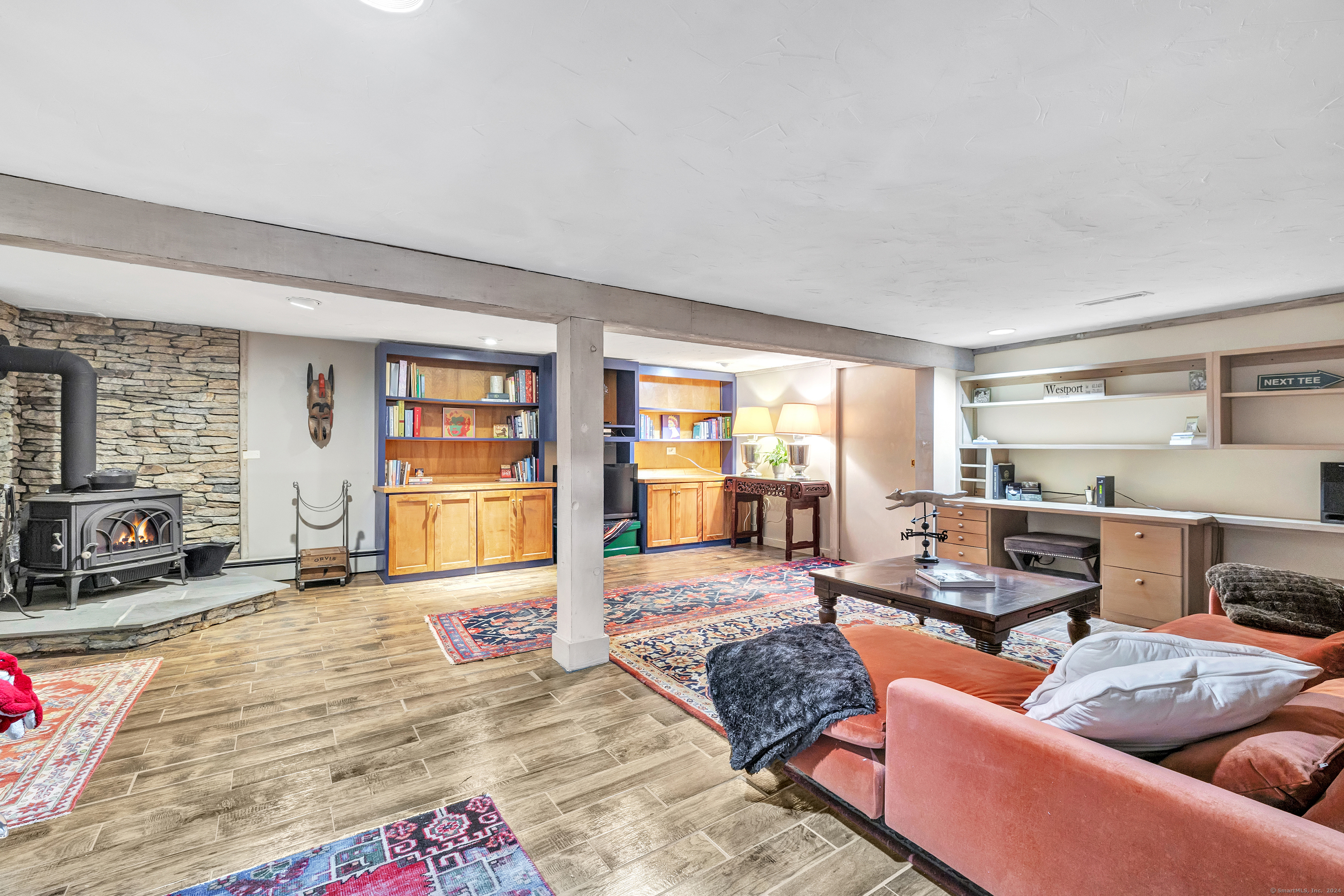 209 Compo Road South