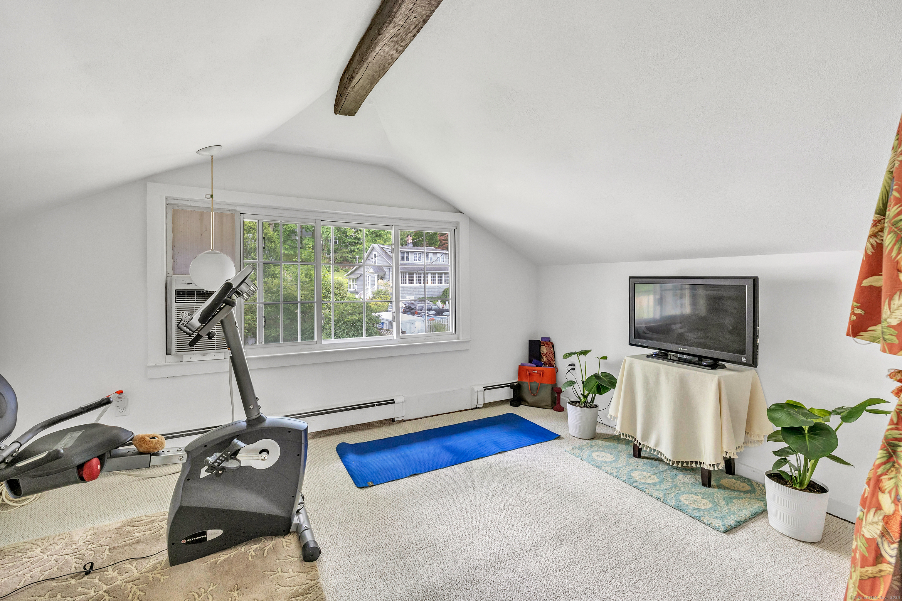 209 Compo Road South