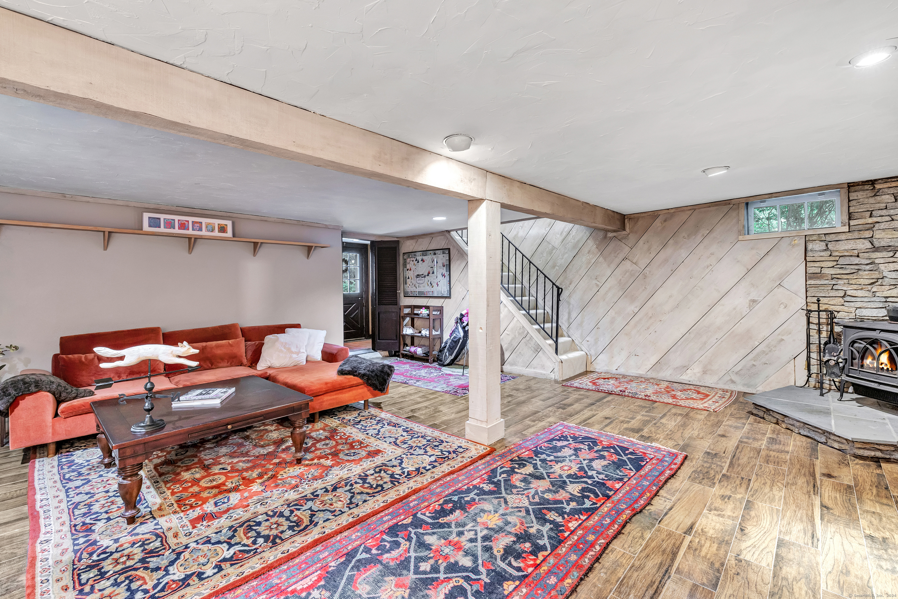 209 Compo Road South