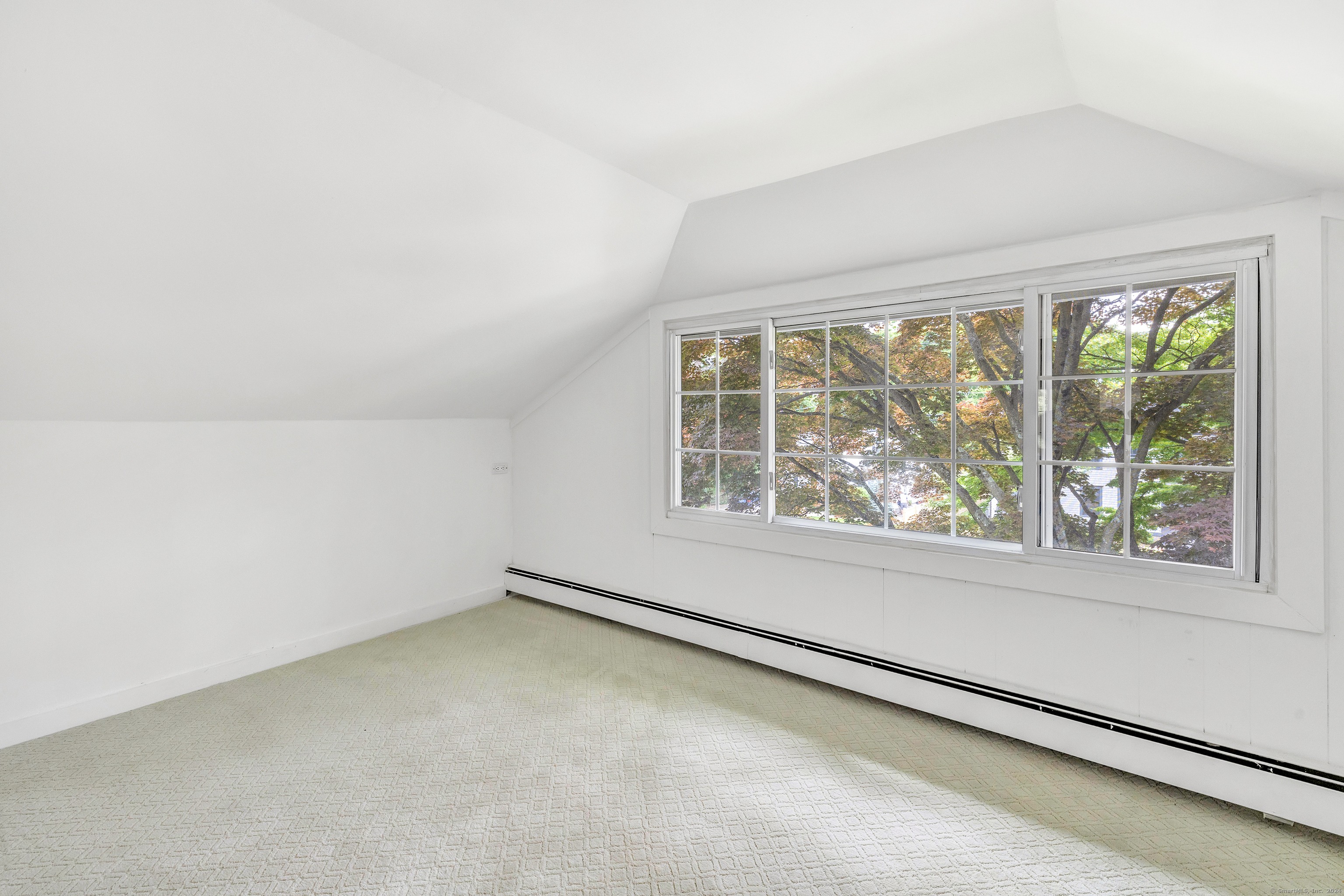 209 Compo Road South