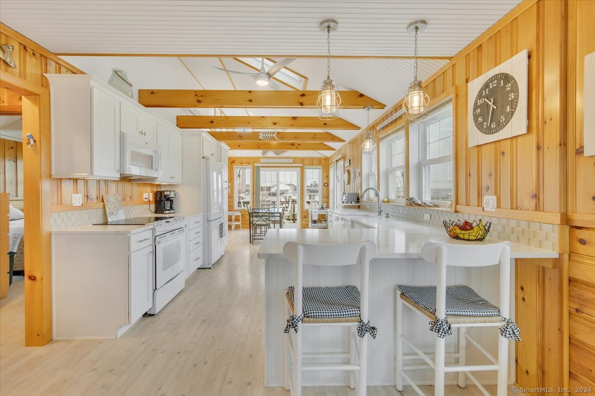 8 Tarpon Avenue