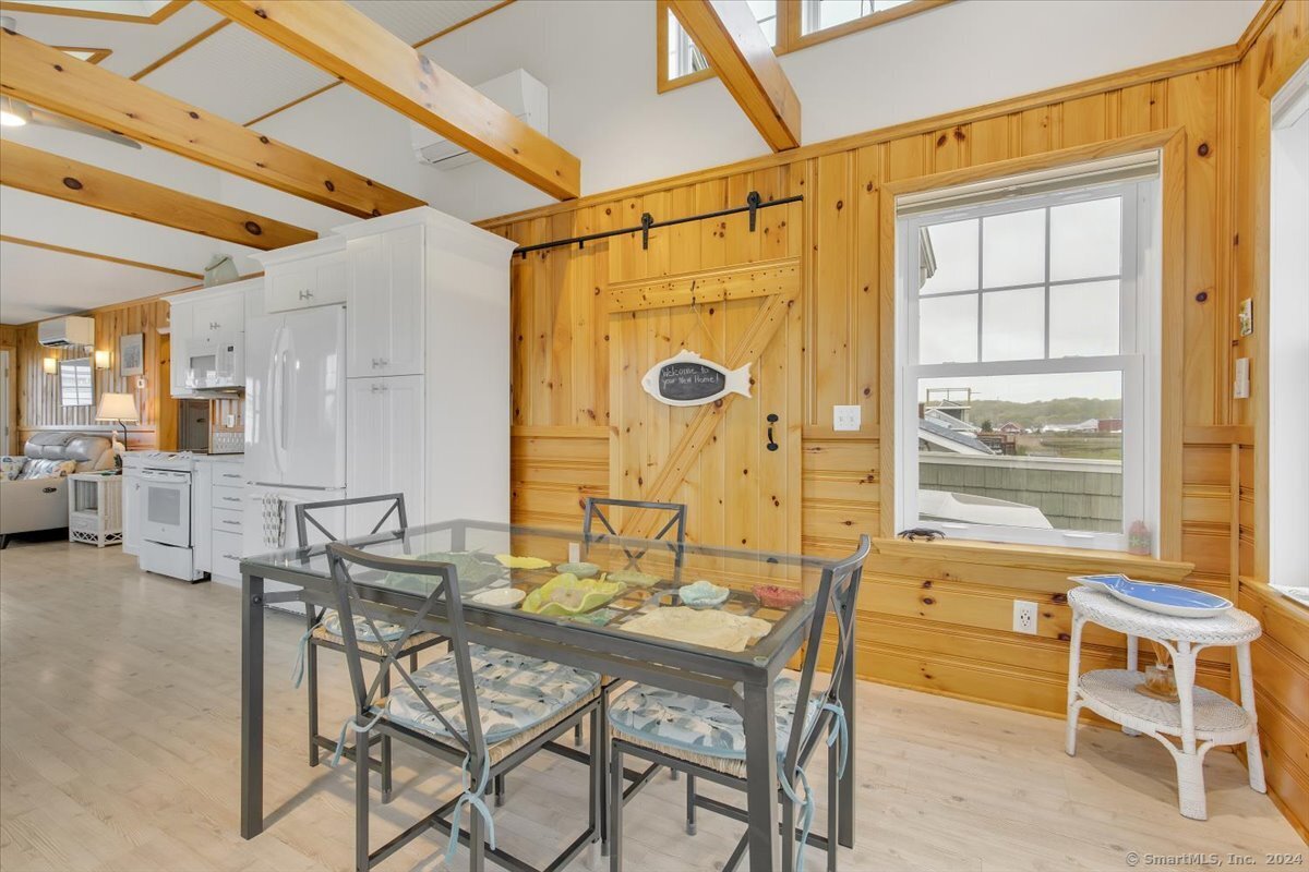 8 Tarpon Avenue