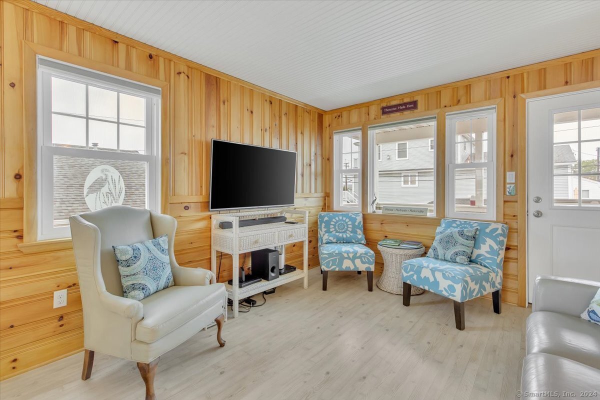 8 Tarpon Avenue
