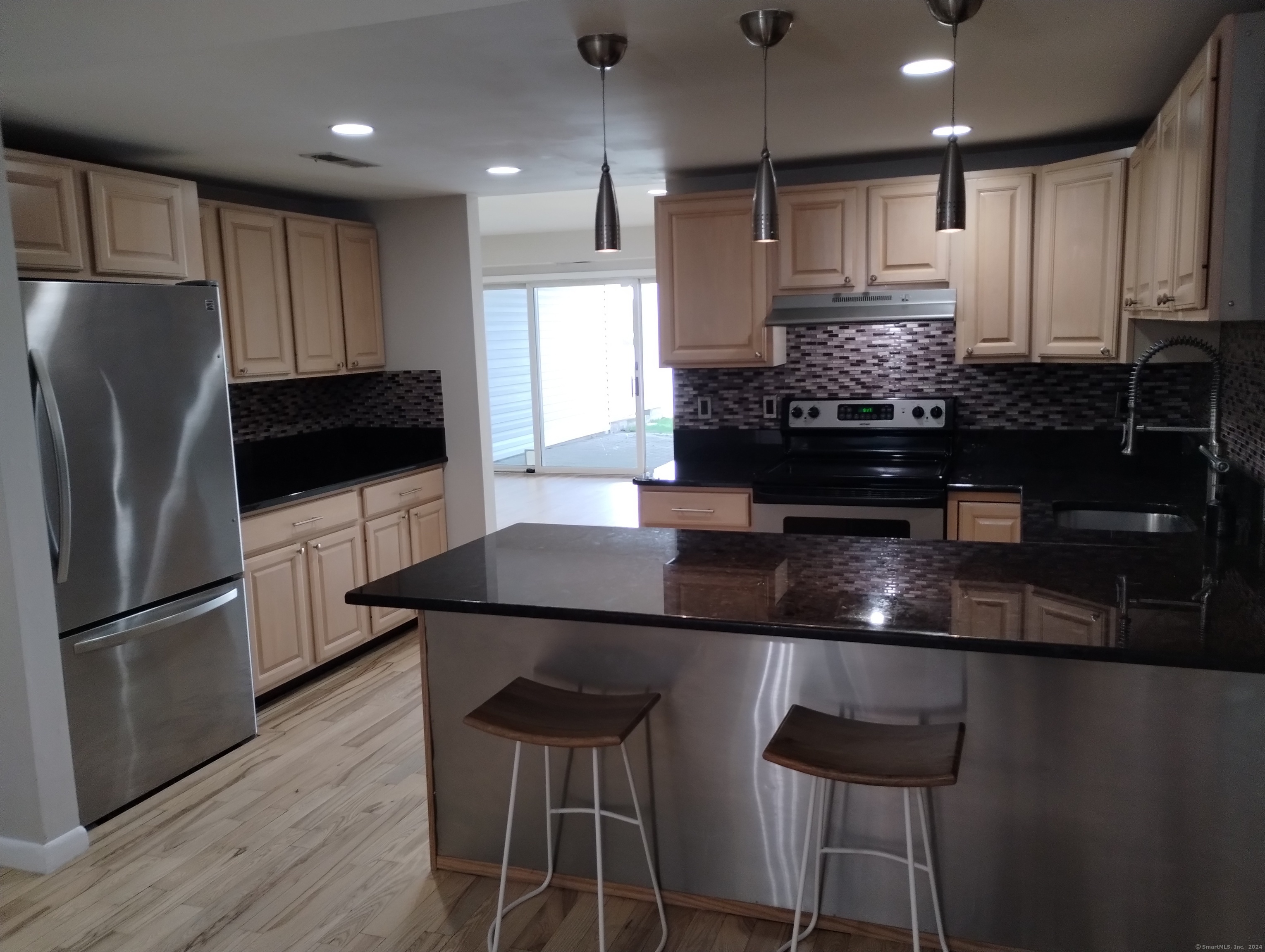 512 Popes Island Road 512
