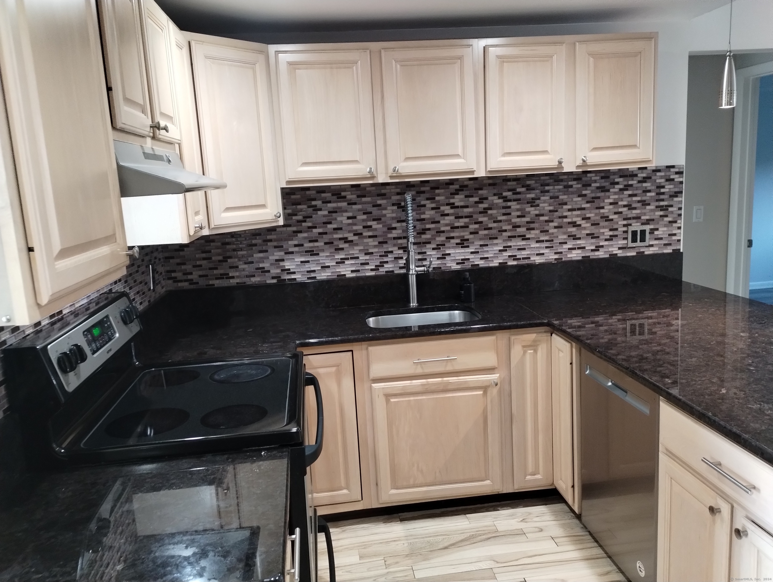 512 Popes Island Road 512
