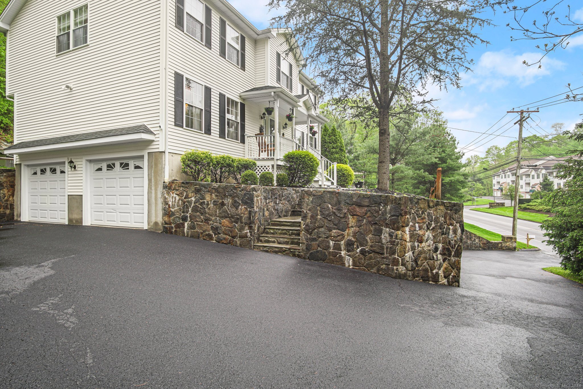 6680 Main Street