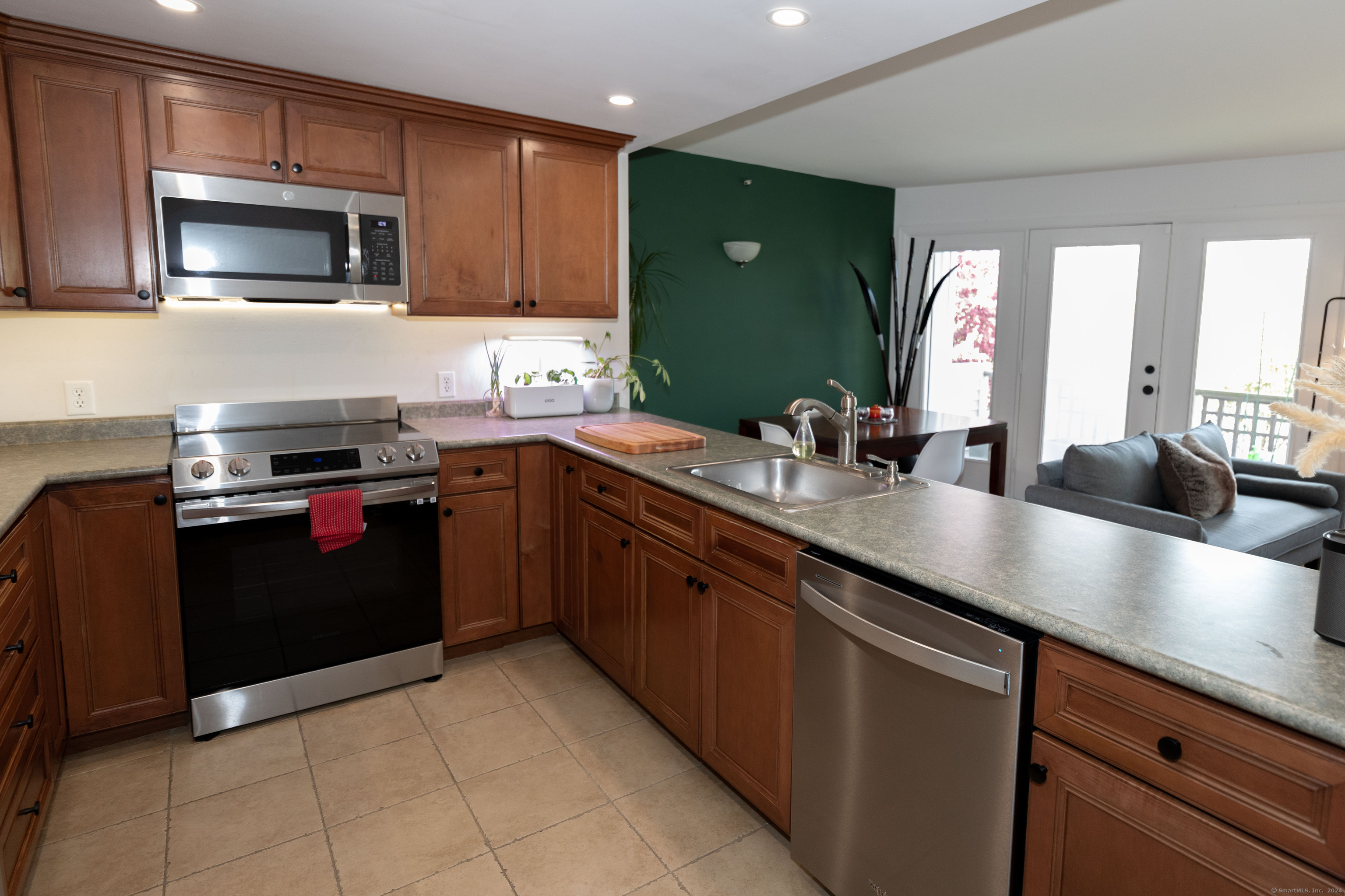 3250 Fairfield Avenue APT 205