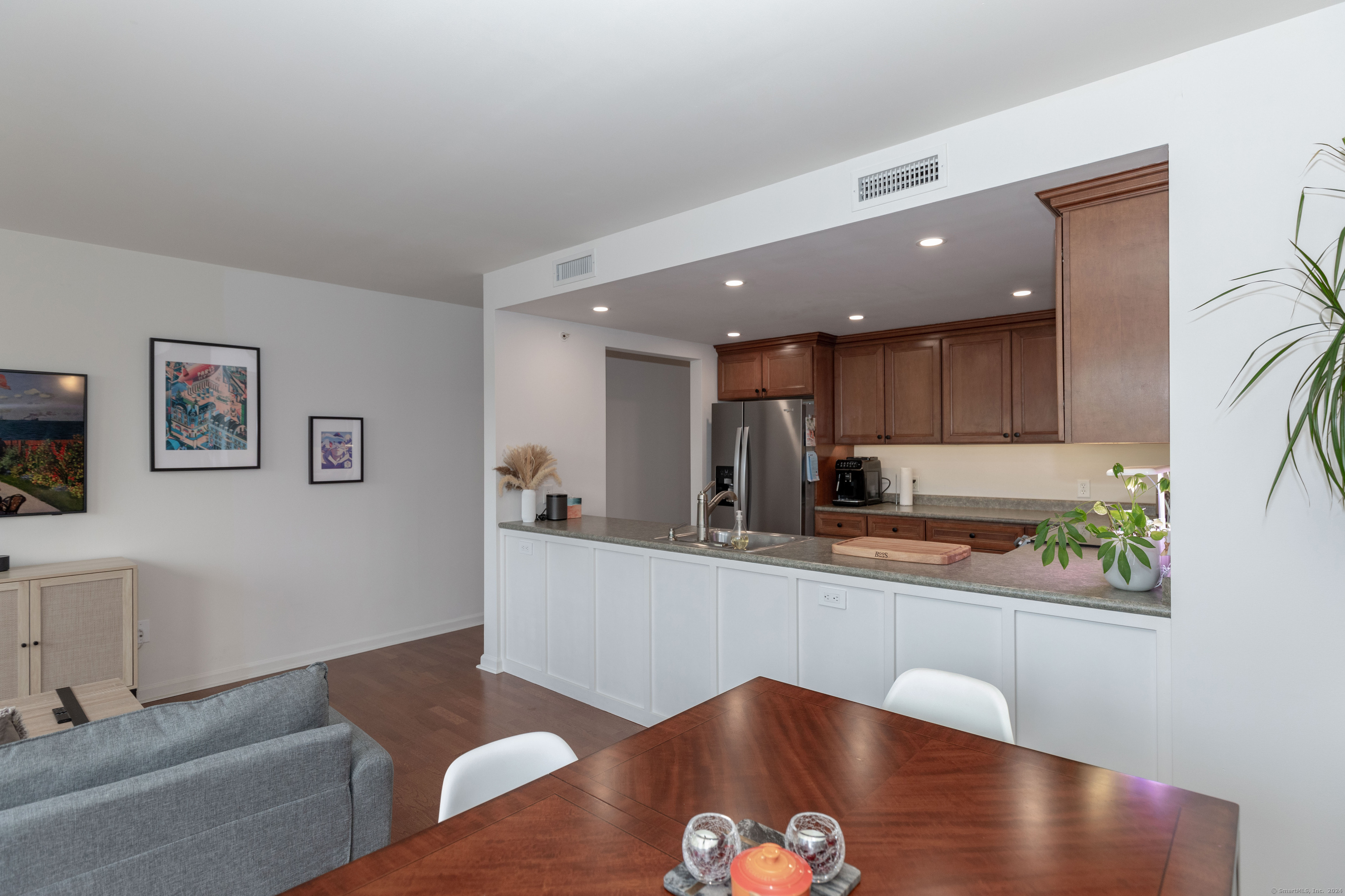 3250 Fairfield Avenue APT 205