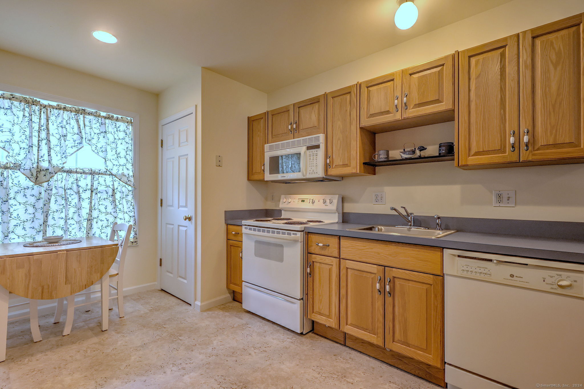 273 New Haven Avenue 8