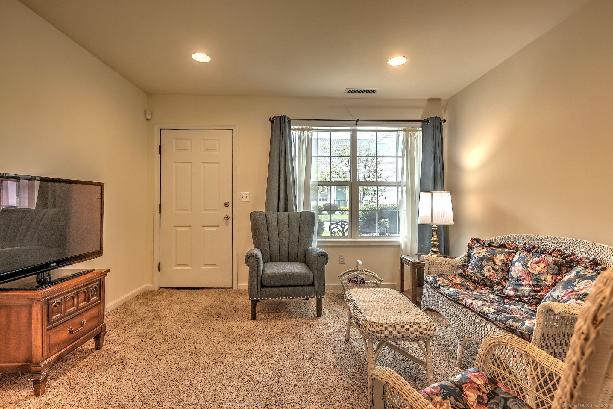 273 New Haven Avenue 8