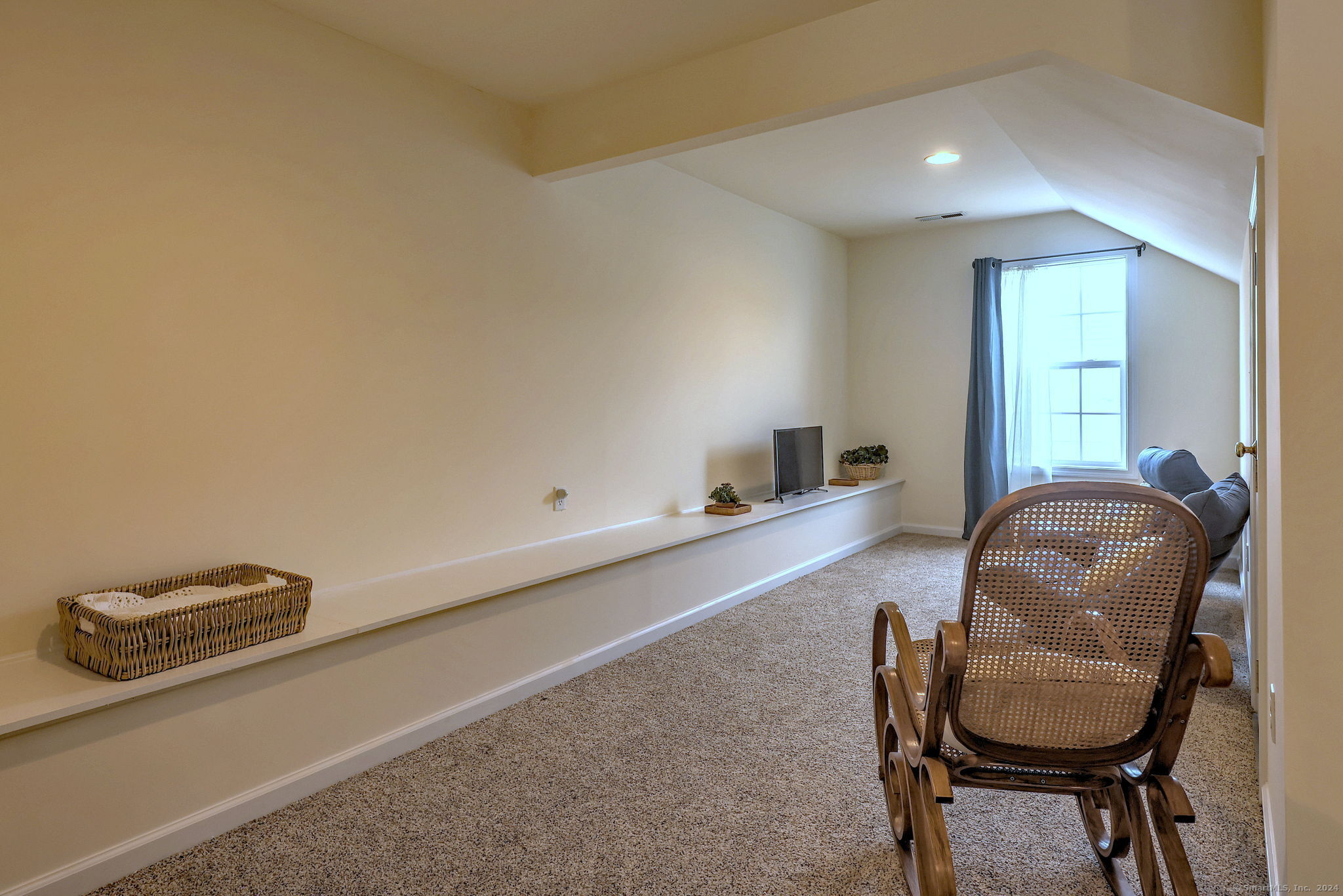 273 New Haven Avenue 8